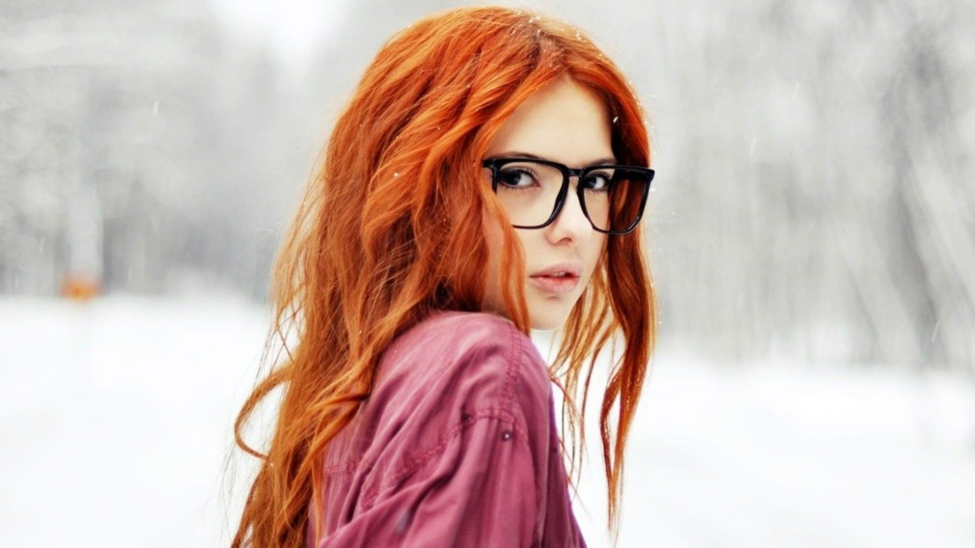 1920x1080 women's eyeglasses with black frames #redhead #glasses #women #snow Ebba Zingmark women with glasses women o&acirc;&#128;&brvbar; | Lockige frisuren, Sch&Atilde;&para;ne rote haare, Rotblonde haare