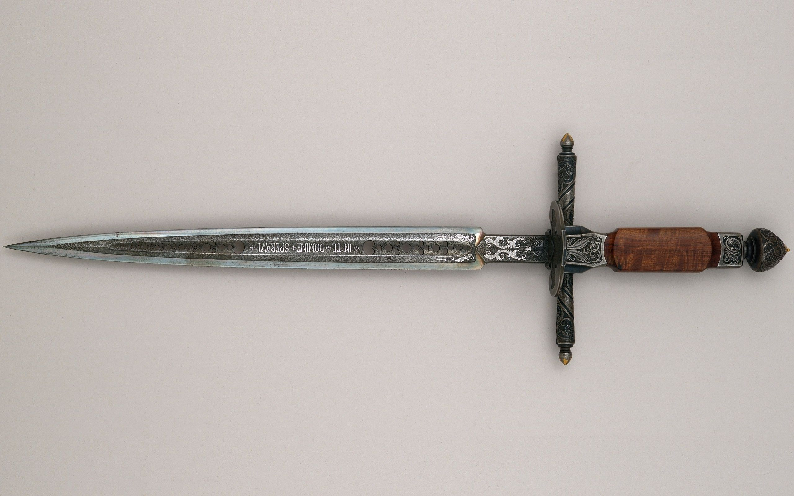 2560x1600 Sword Antique