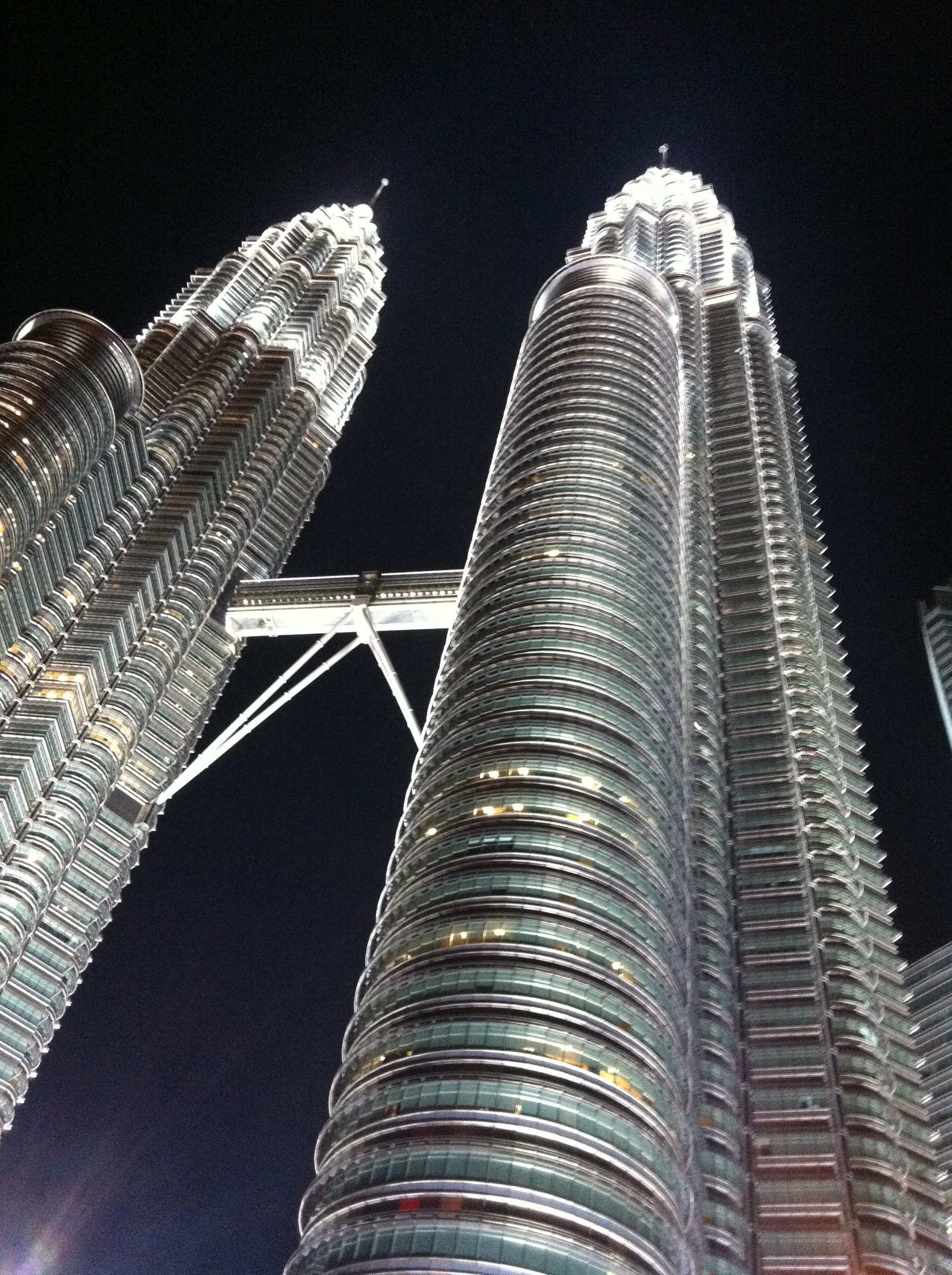1936x2592 petronas twin towers in malaysia free image | Peakpx