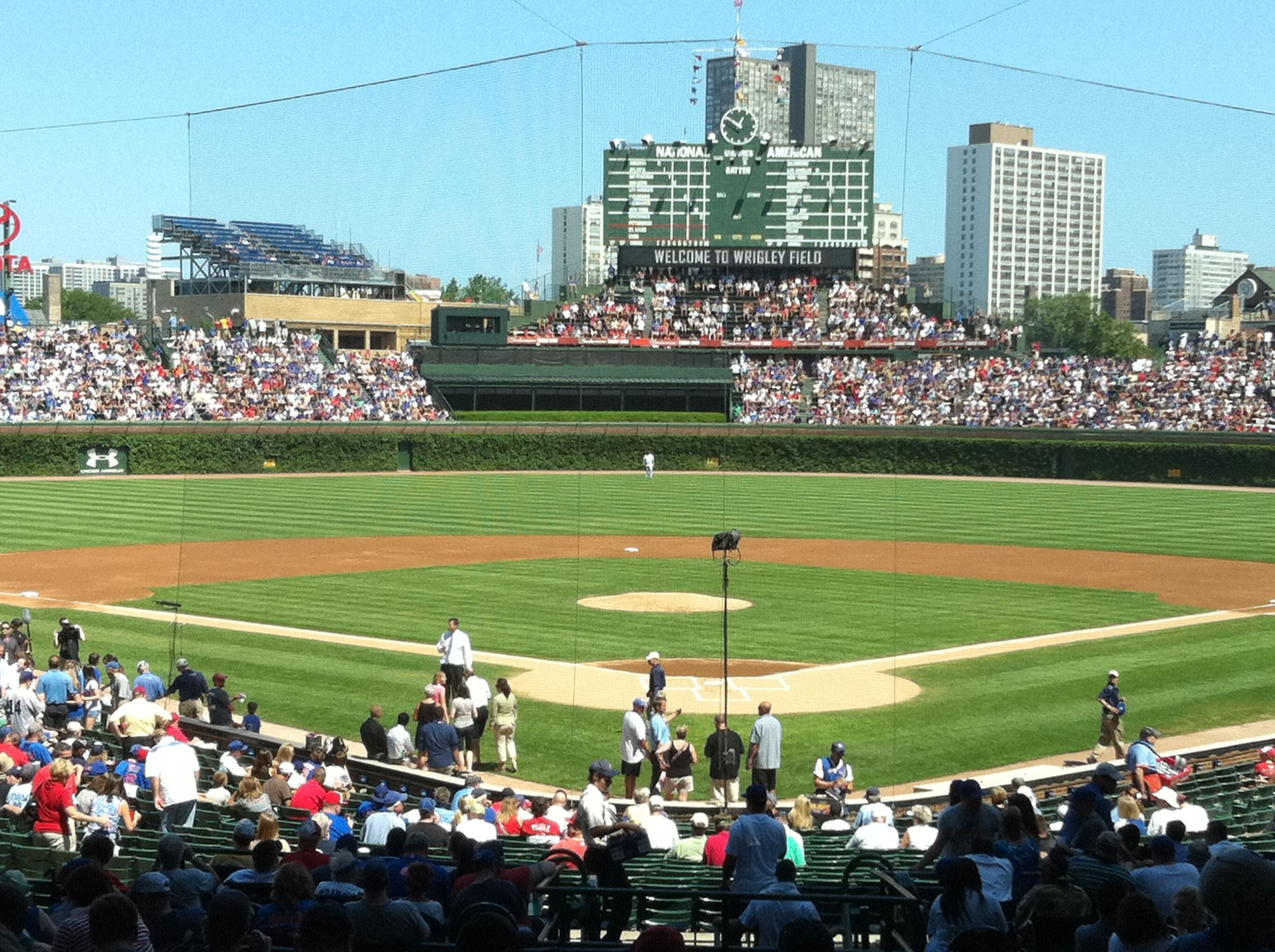 2592x1936 Wrigley Field Chicago Cubs done | Wrigley field chicago, Wrigley field, Wrigley