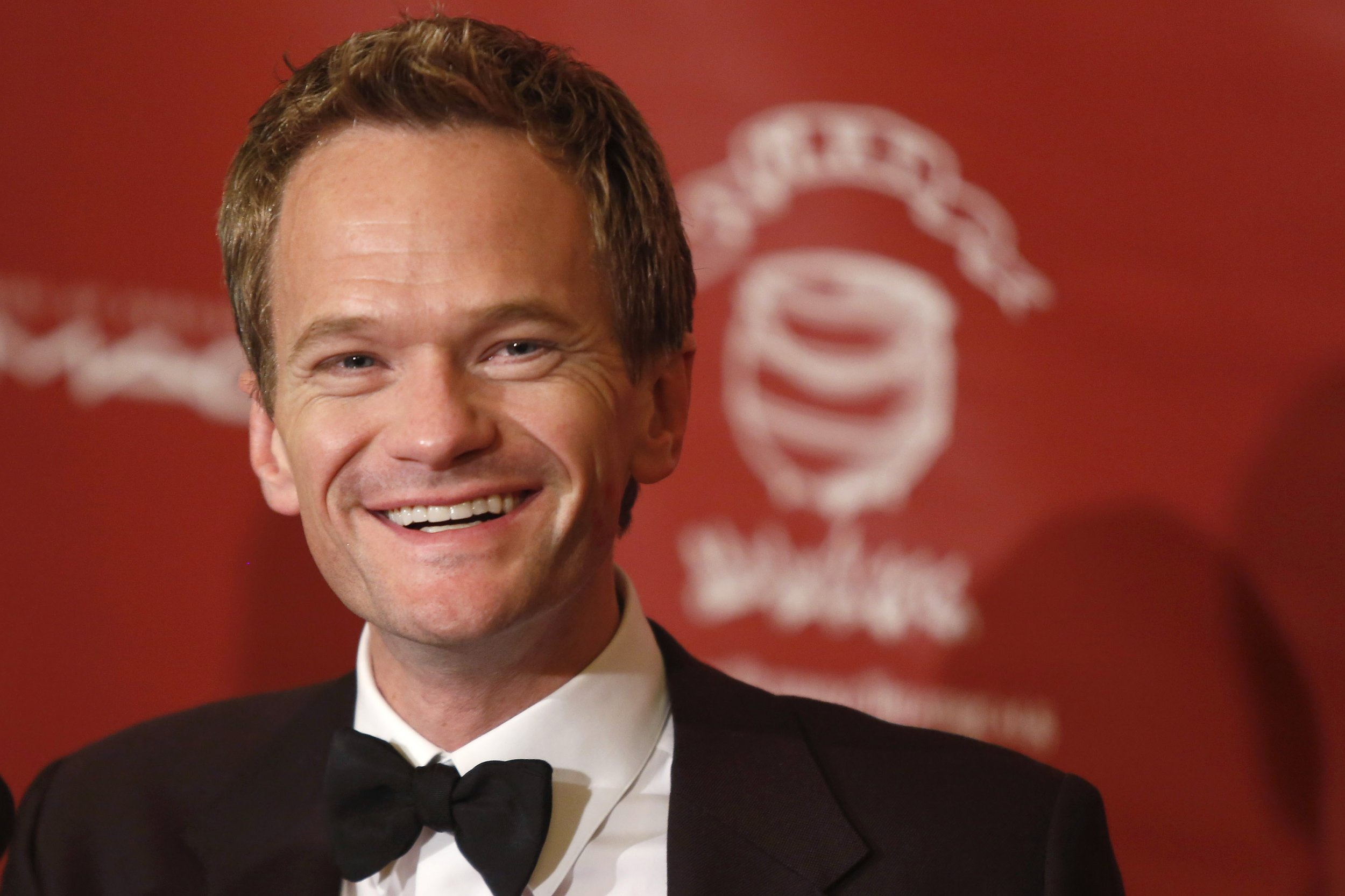 2500x1665 How I Met Your Mother' Star Neil Patrick Harris Goes Naked On Rolling Stone's Cover; Says Being Gay Saved His Career [PHOTO