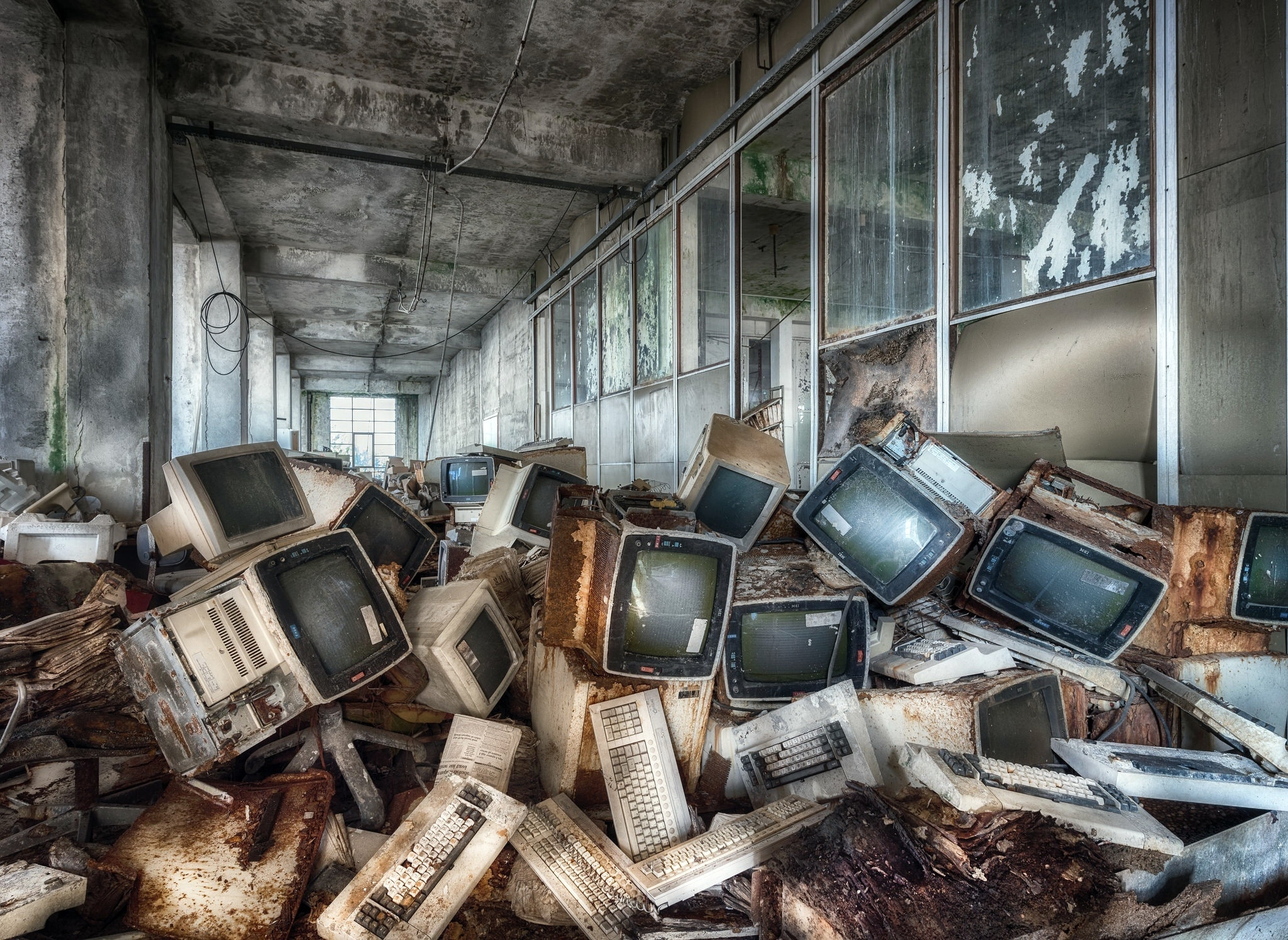 2048x1494 Wallpaper Old Computers, Abandoned Building Resolution: Wallpx