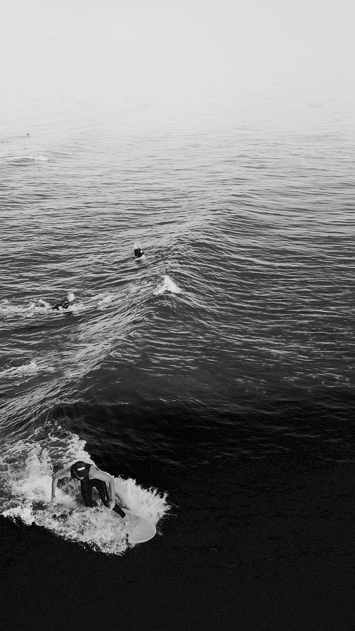 1242x2208 | iPhone11 wallpaper | ms61-surfing-wavesummer-sea-ocean-dark-bw