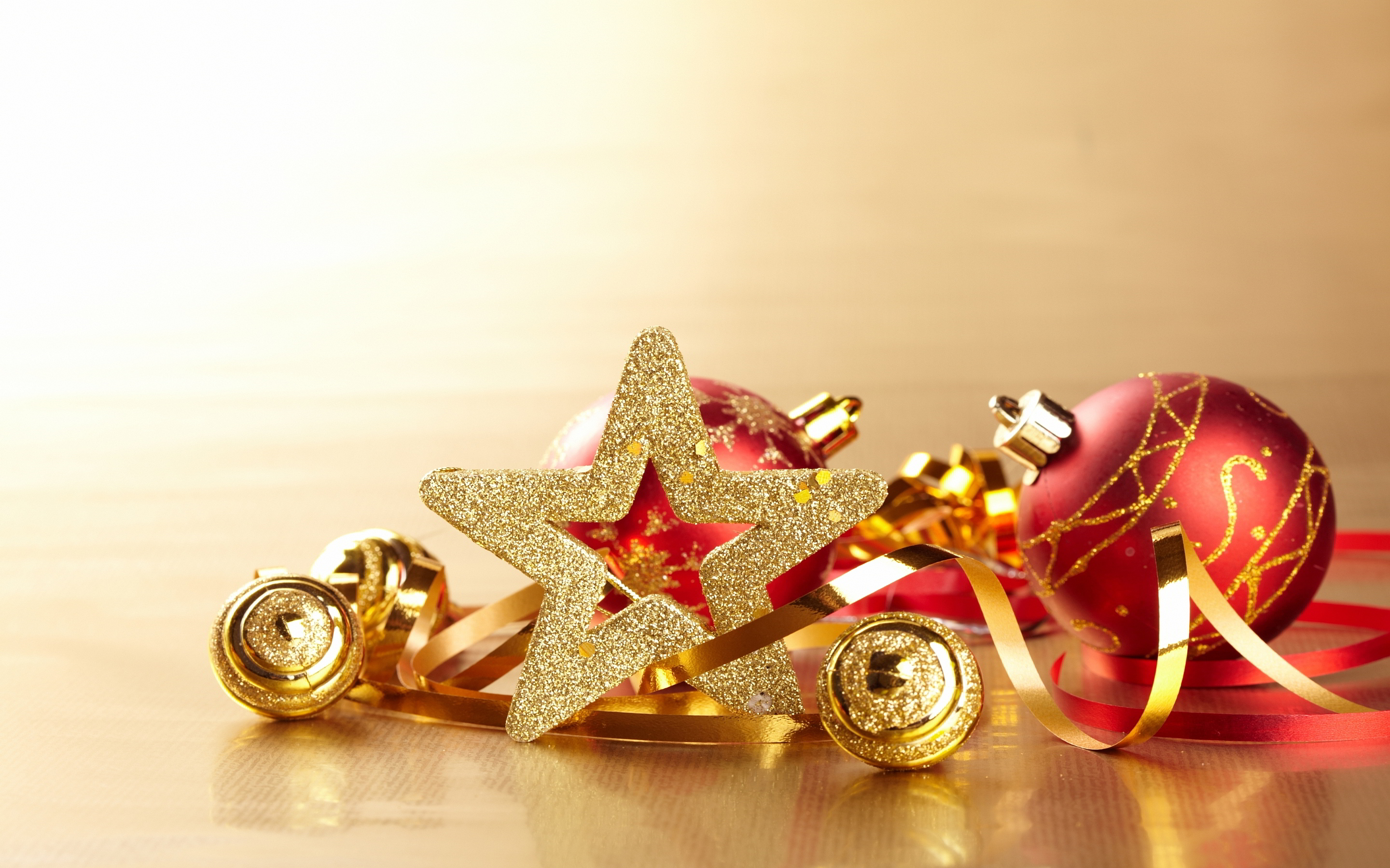 2880x1800 Christmas Red And Gold Wallpapers