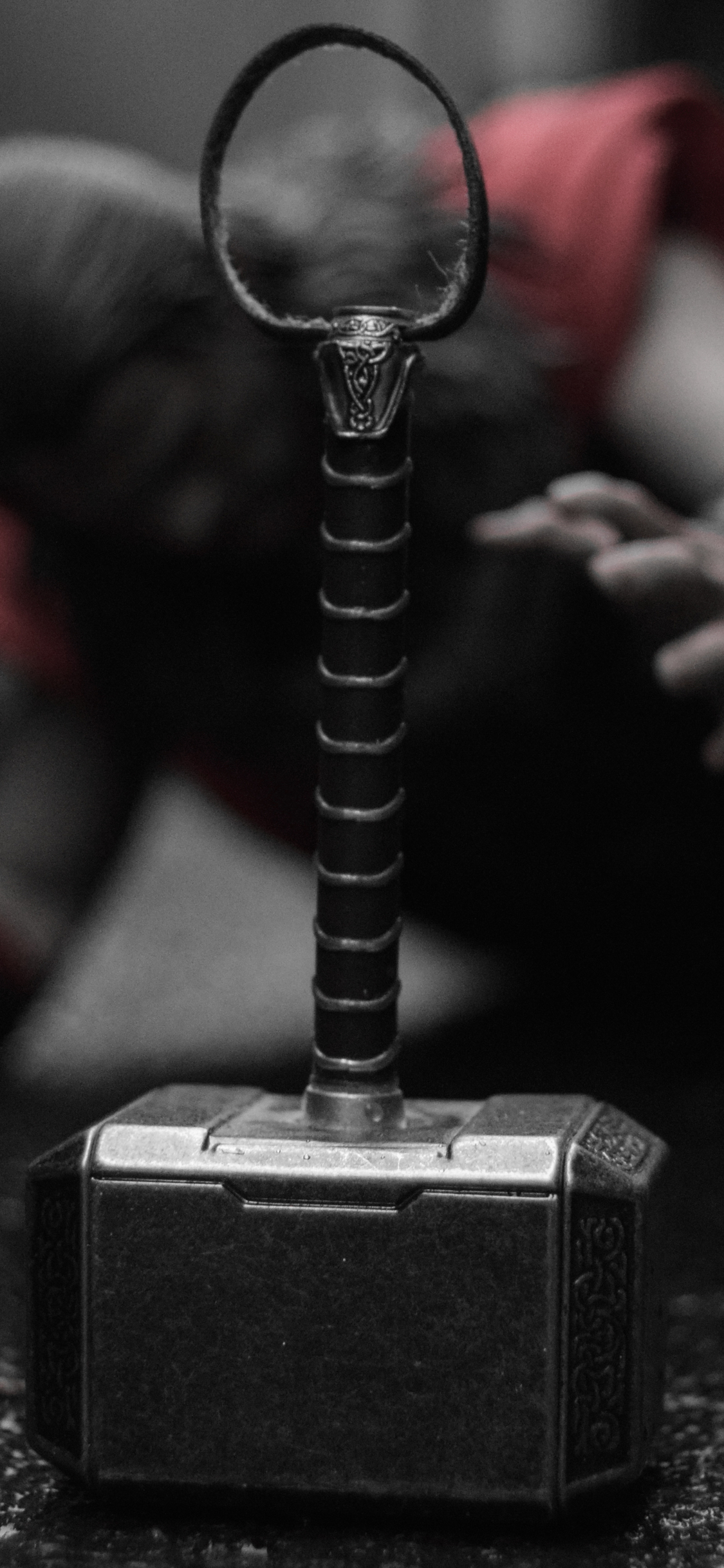 1125x2436 Thor Hammer HD iPhone Wallpapers