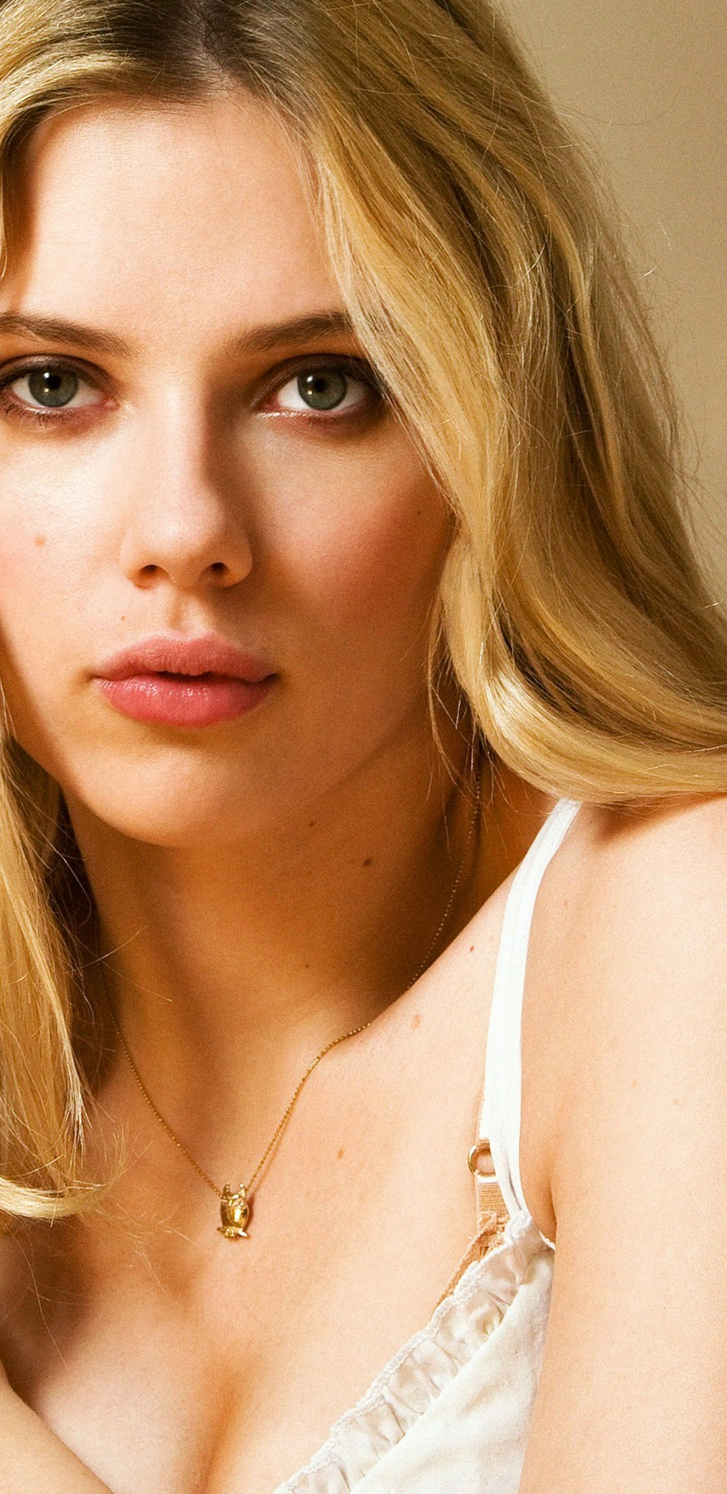 1440x2960 Scarlett Johansson Blonde Girl 4K Wallpaper #274