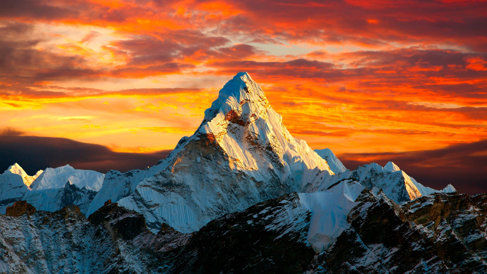 1920x1080 Sunset In Himalayan Mountain Mount Everest Between Nepal /s/Cinnam