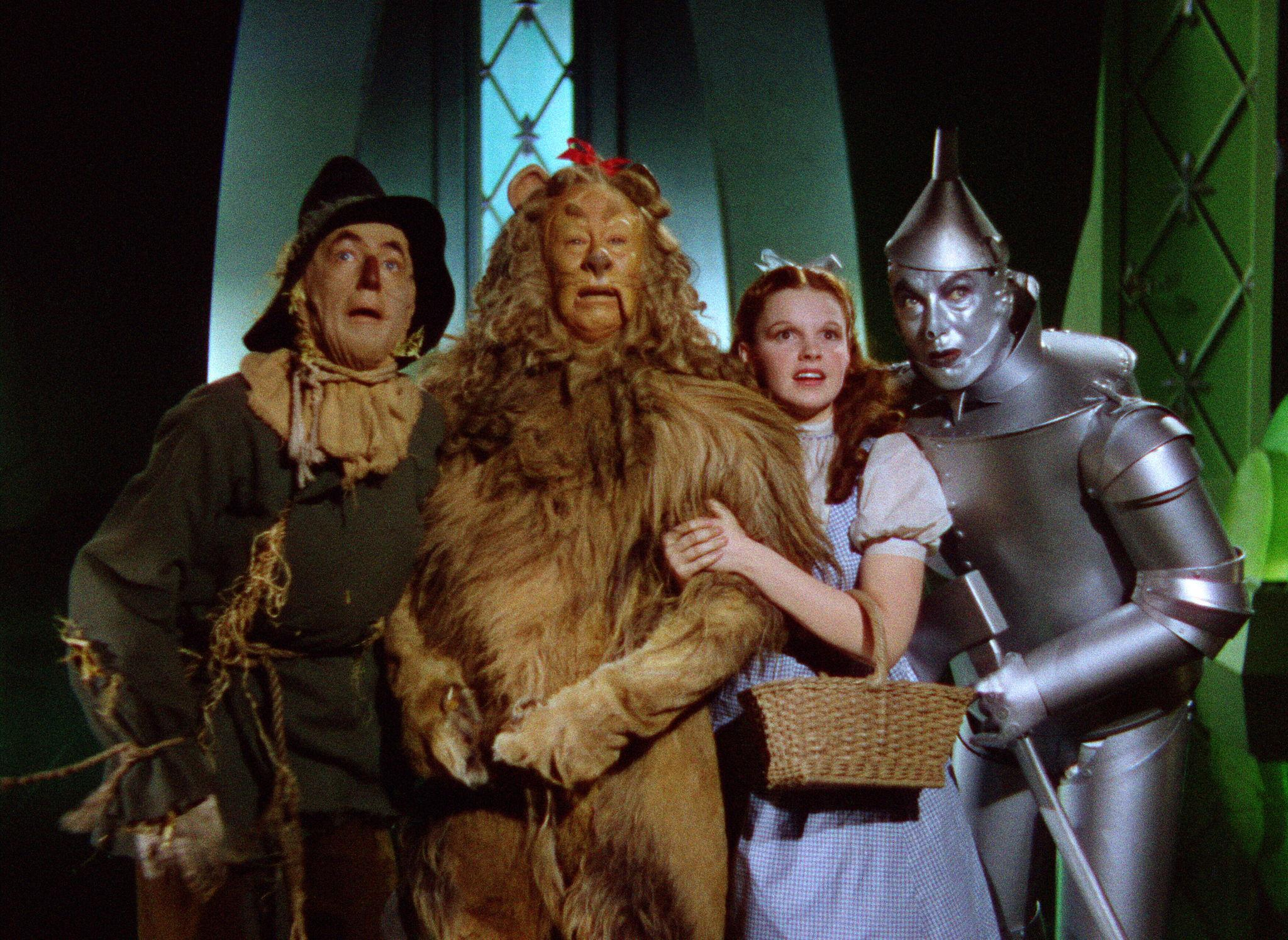 2048x1494 80+ The Wizard Of Oz (1939) HD Wallpapers and Backgrounds