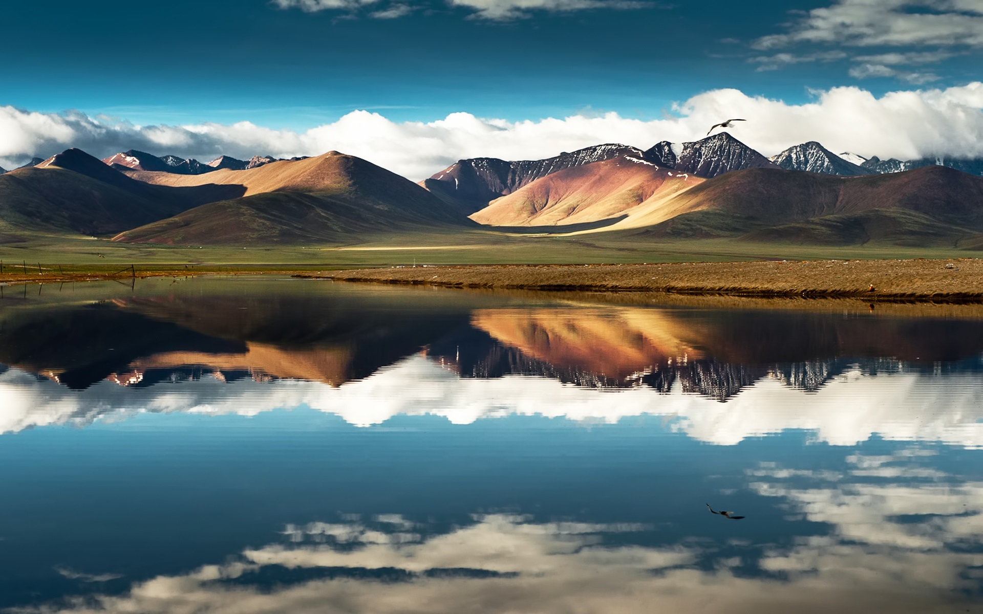 1920x1200 China, Tibet, mountain, lake, water reflection, sky, clouds wallpaper | nature and landscape | Wallpaper Better