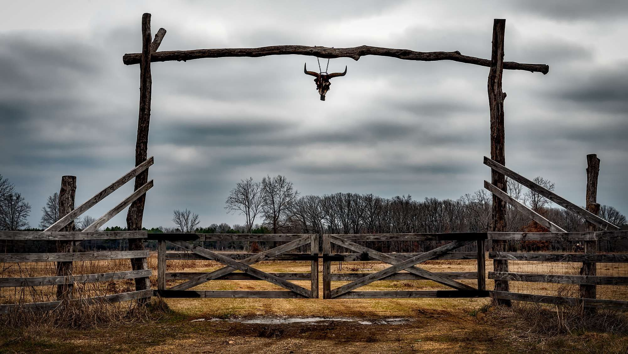 2001x1129 clouds #cow skull #entrance #farm #fence #field #hdr #landscape #meadow # ranch #sky #texas | Ranch gates, Farm gate, Farm entrance