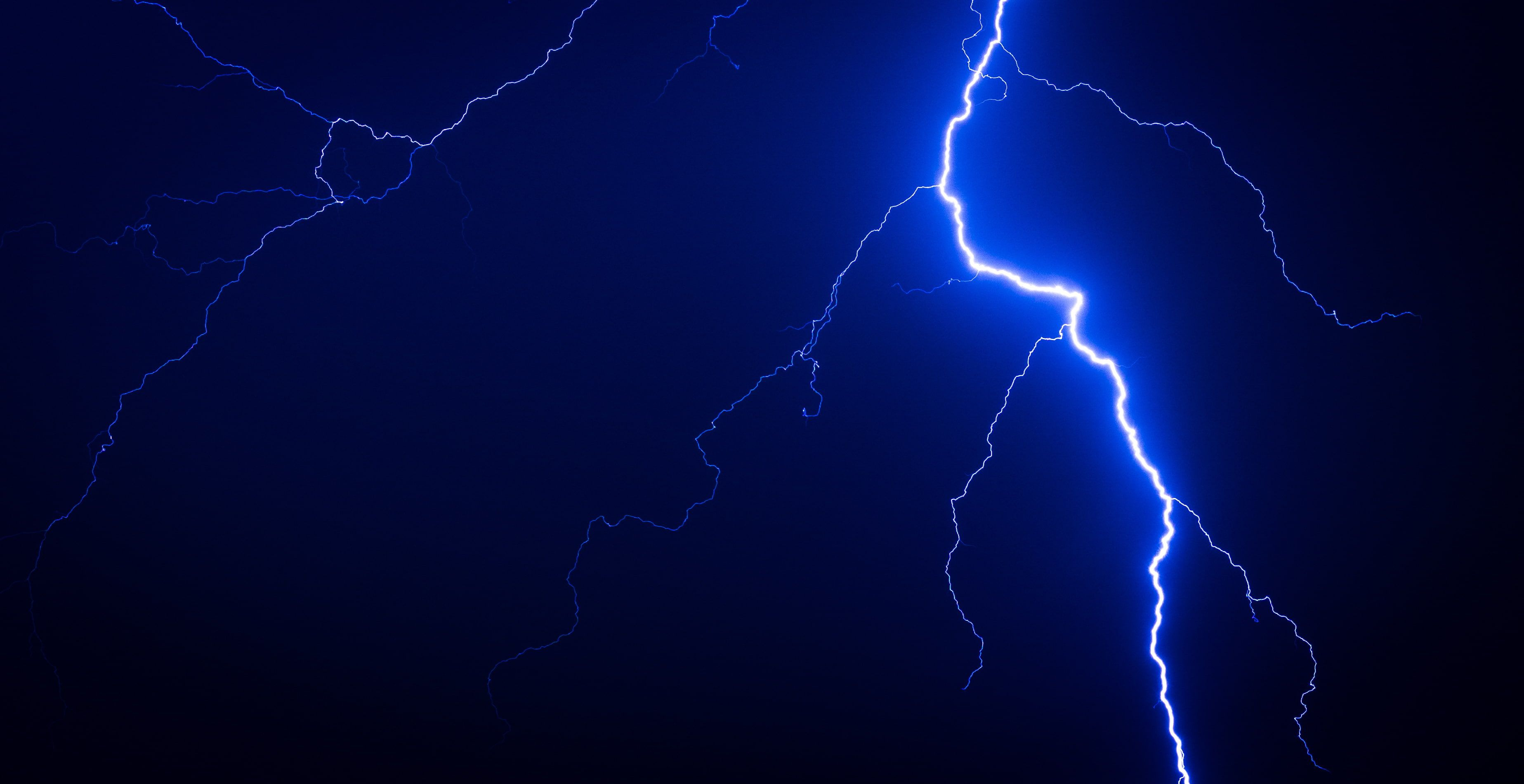 3694x1902 4K #Thunderstorm #Night #Lightning #Blue #2K #wallpaper #hdwallpaper #desktop | Supreme iphone wallpaper, Lightning, Hd wallpaper
