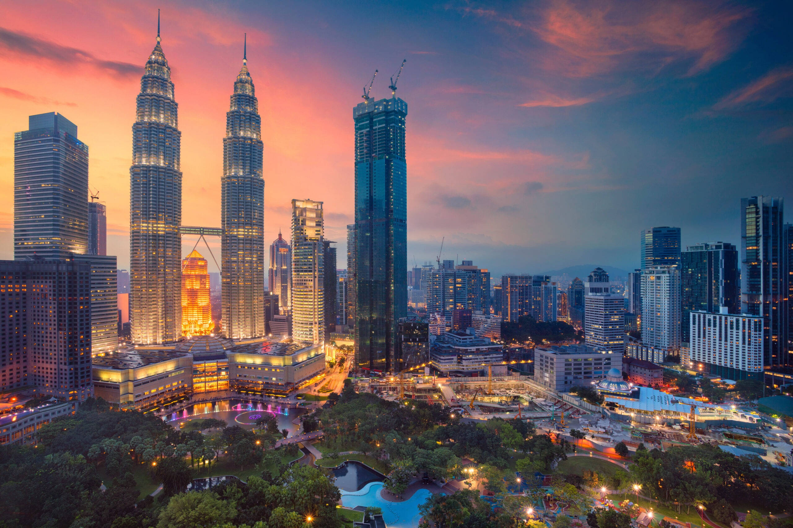 2560x1707 Download Petronas Towers City View Wallpaper