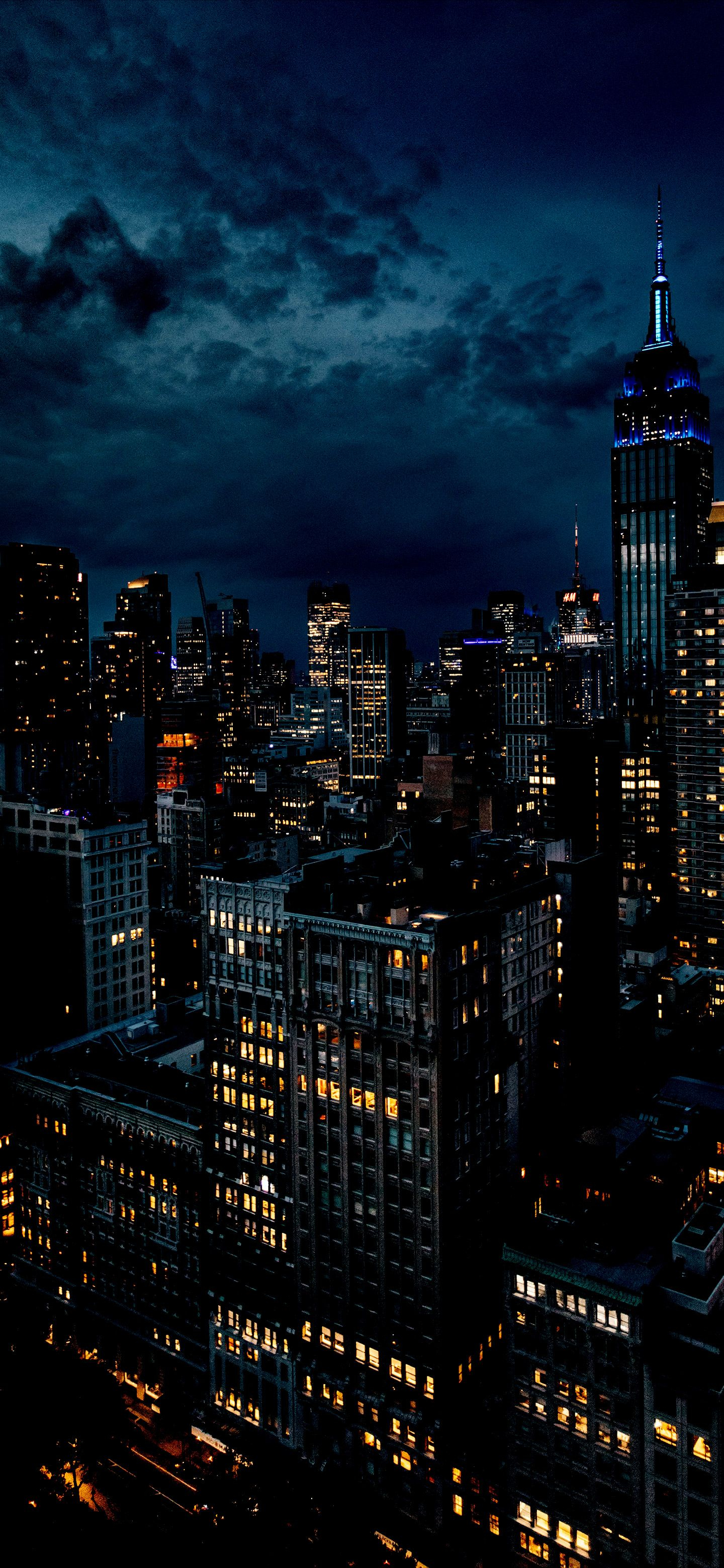 1440x3120 Cidade e Nuvens a noite com filtro escuro | City iphone wallpaper, City wallpaper, Dark city
