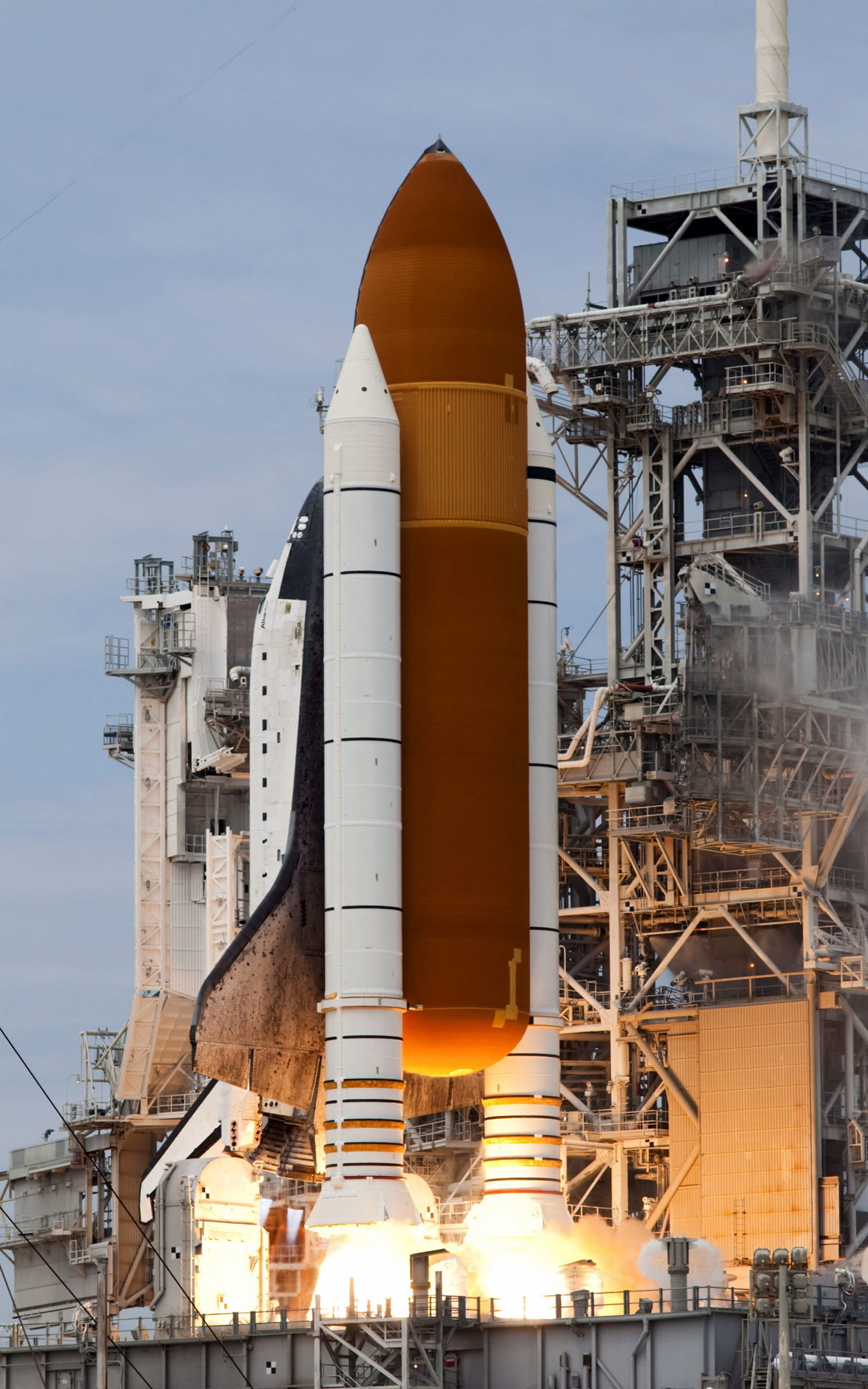 1600x2560 Brown and white space shuttle, Space Shuttle Atlantis, NASA, launch pads, portrait display HD wallpaper