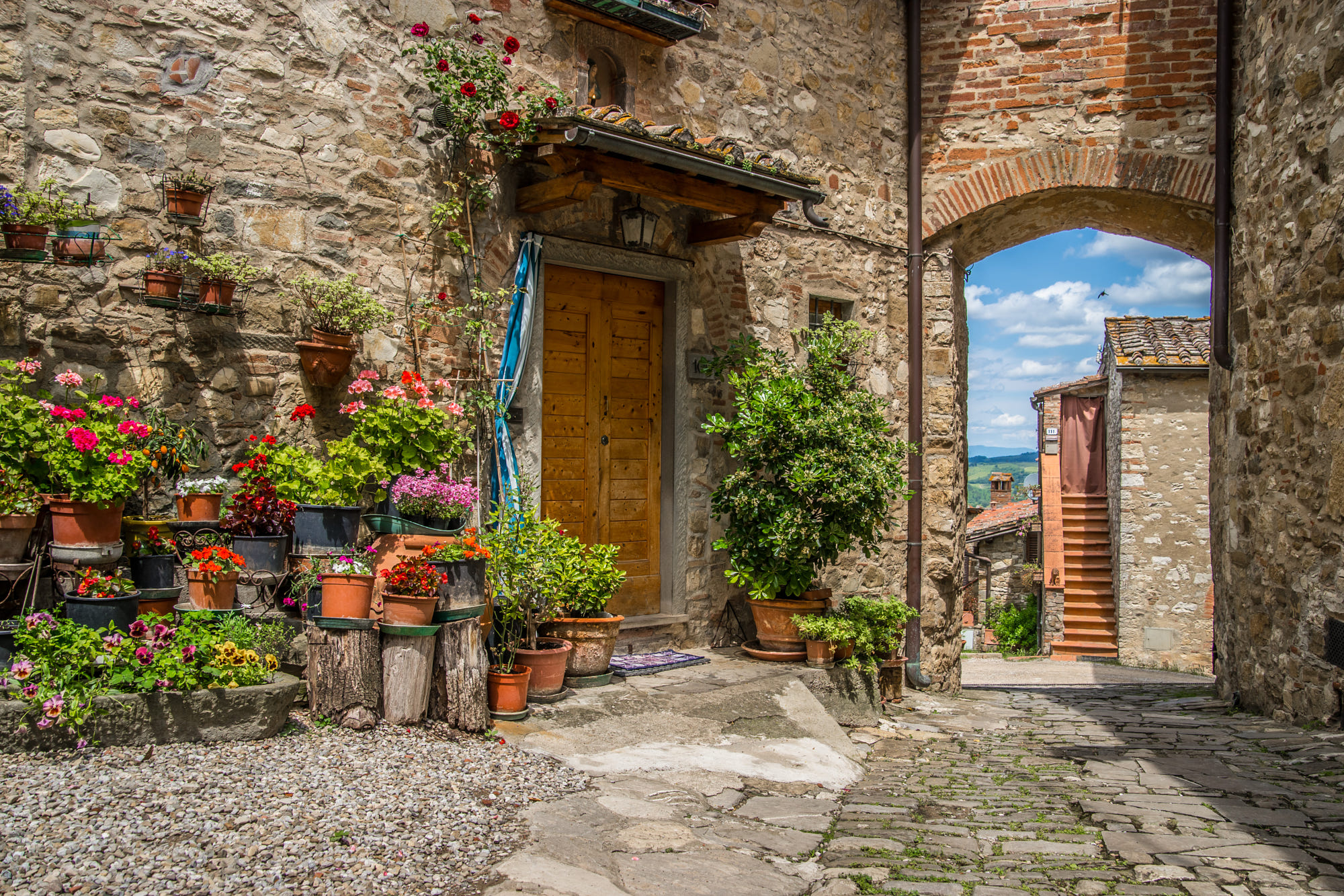 2000x1333 Wallpaper : Tuscany, stone, house, plants, summer, flowers, wood, door, stones DayWalk3r1988 1686247 HD Wallpapers