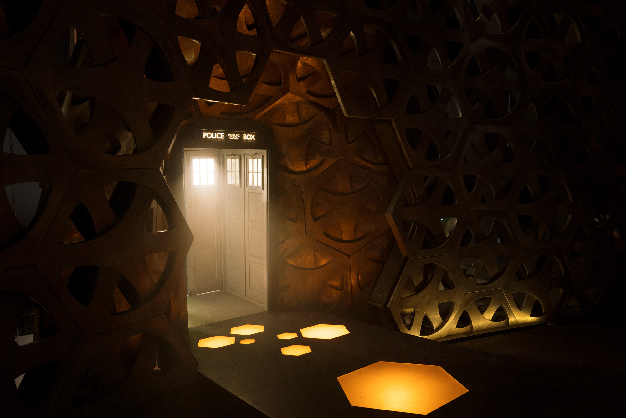 2000x1334 Doctor Who: Get A Beautiful Close Up Look of the Doctor's New TARDIS &acirc;&#128;&#147; 12 Pictures Inside