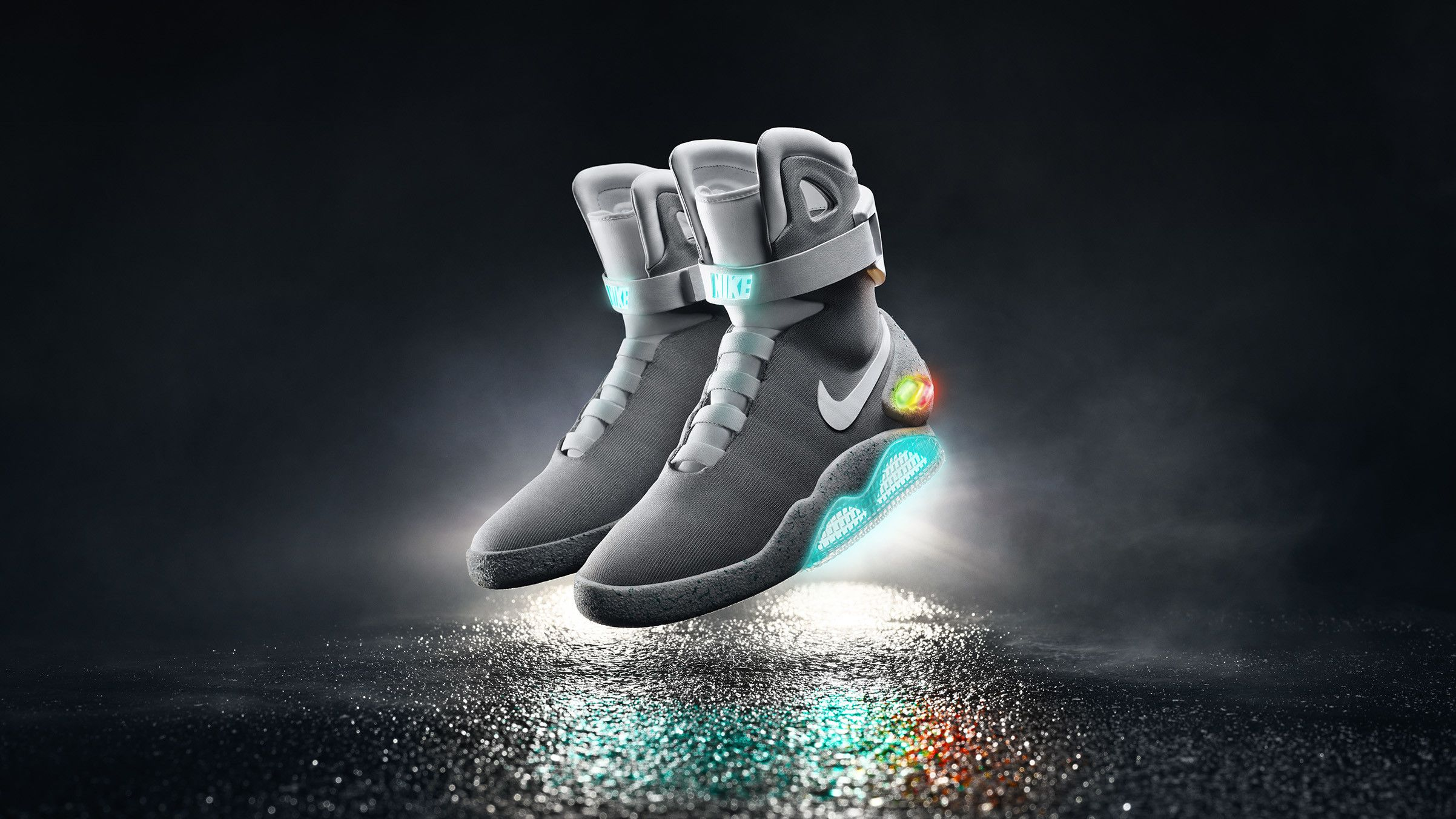 2404x1352 Nike Shoes Wallpapers