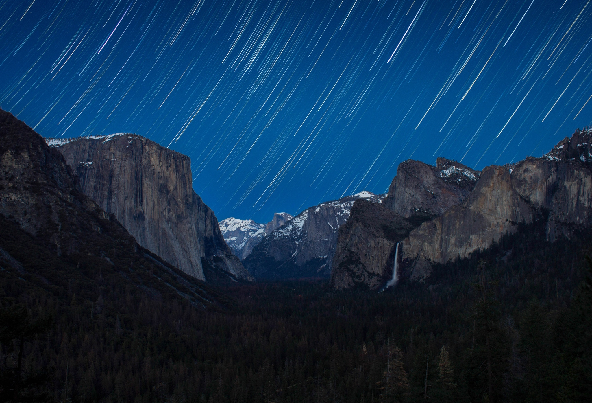 2048x1393 Yosemite National Park Star Trail Wallpapers