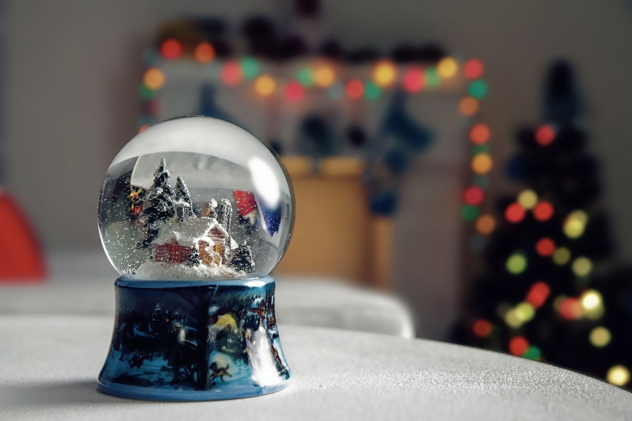 2121x1414 Keep Your Dog Away From Toxic Snow Globes This Christmas, says Vet