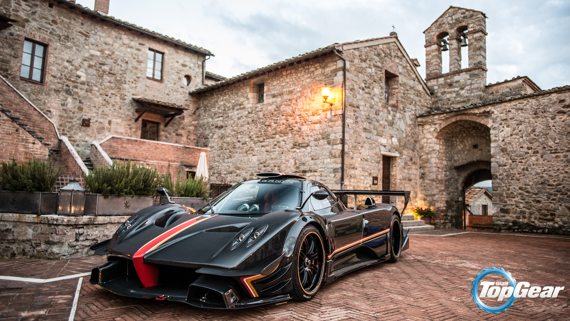 1920x1080 Wallpapers: thirteen Paganis across Italy