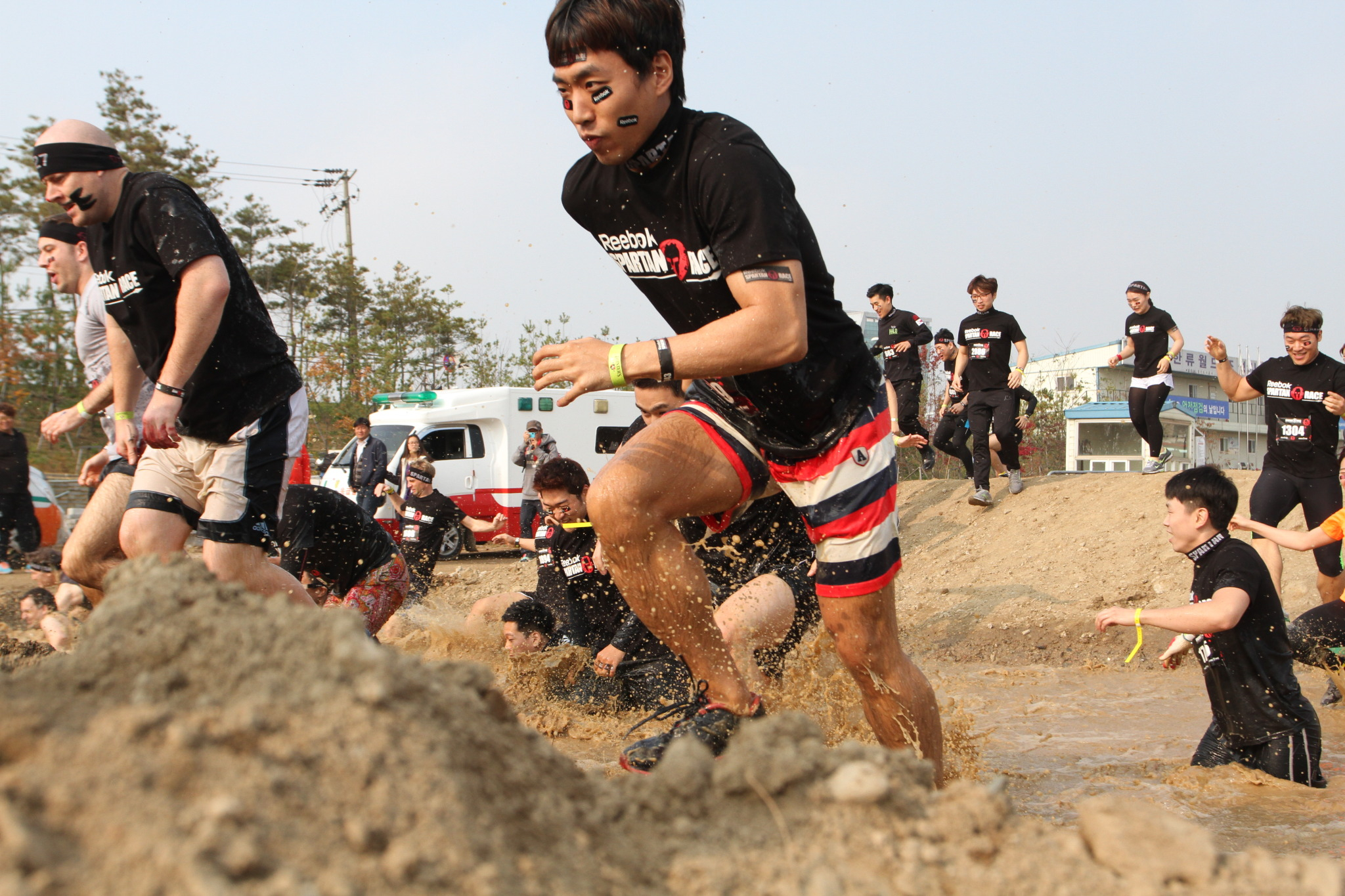 2048x1365 Win FREE Entry into the 2015 Singapore Spartan Race