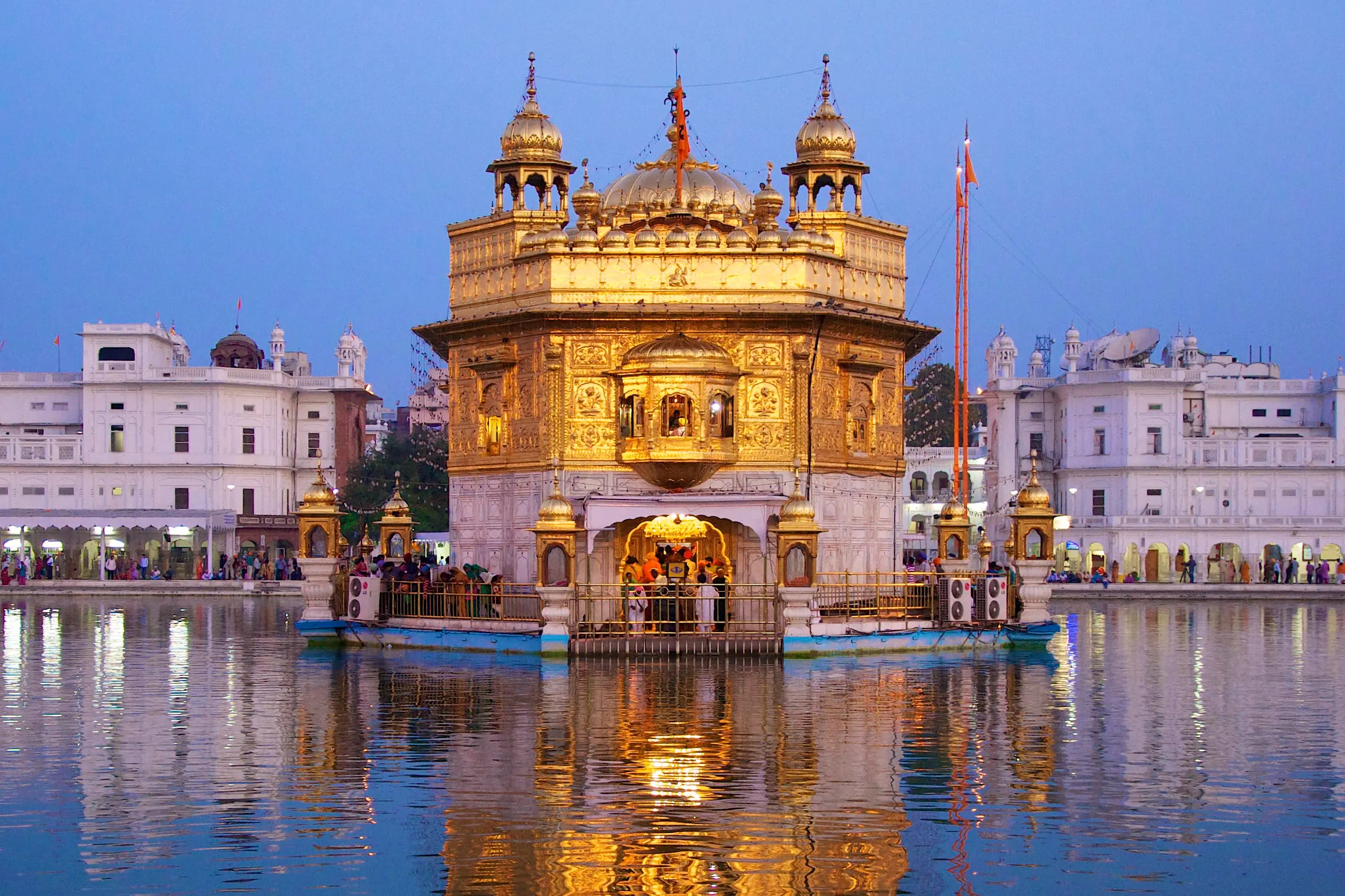2850x1900 Who built the Golden Temple in Amritsar, why's the site so significant to Sikhism and what is a Gurdwara? | The Su