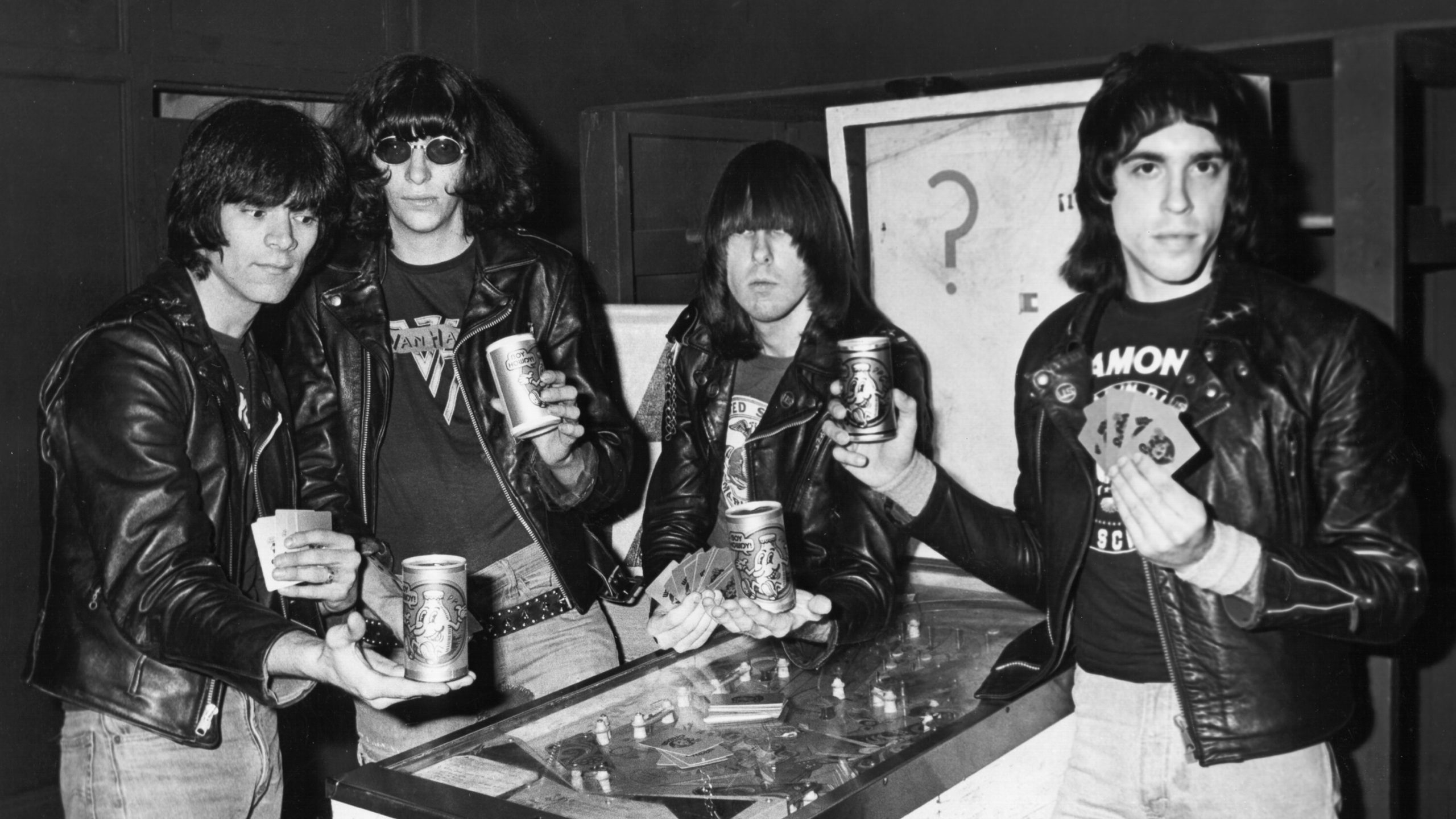 2560x1440 Die 9 besten, wildesten, wichtigsten Songs der Ramones | uDiscover