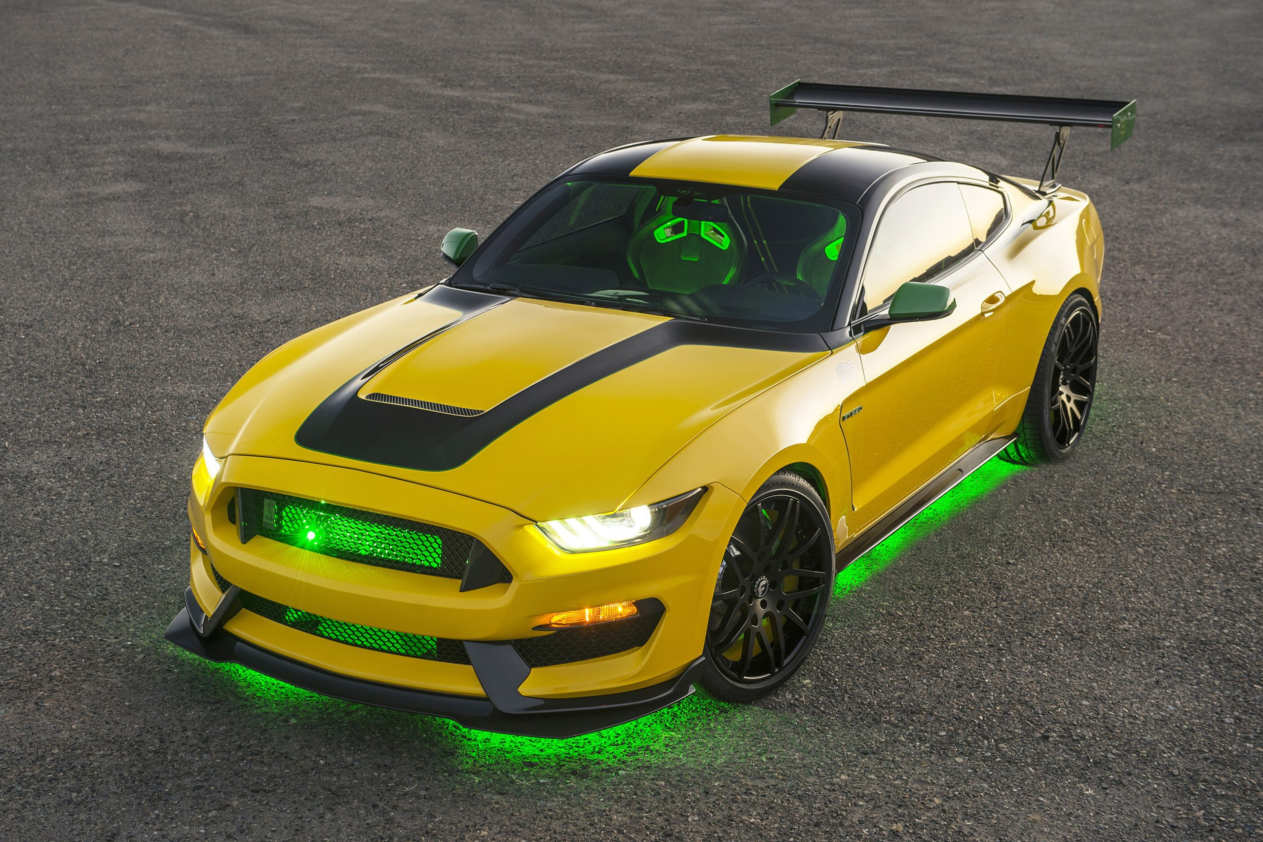 2560x1707 2016 Ford Shelby Mustang GT350 'Ole Yeller' High Quality Wallpaper Mustang Specs