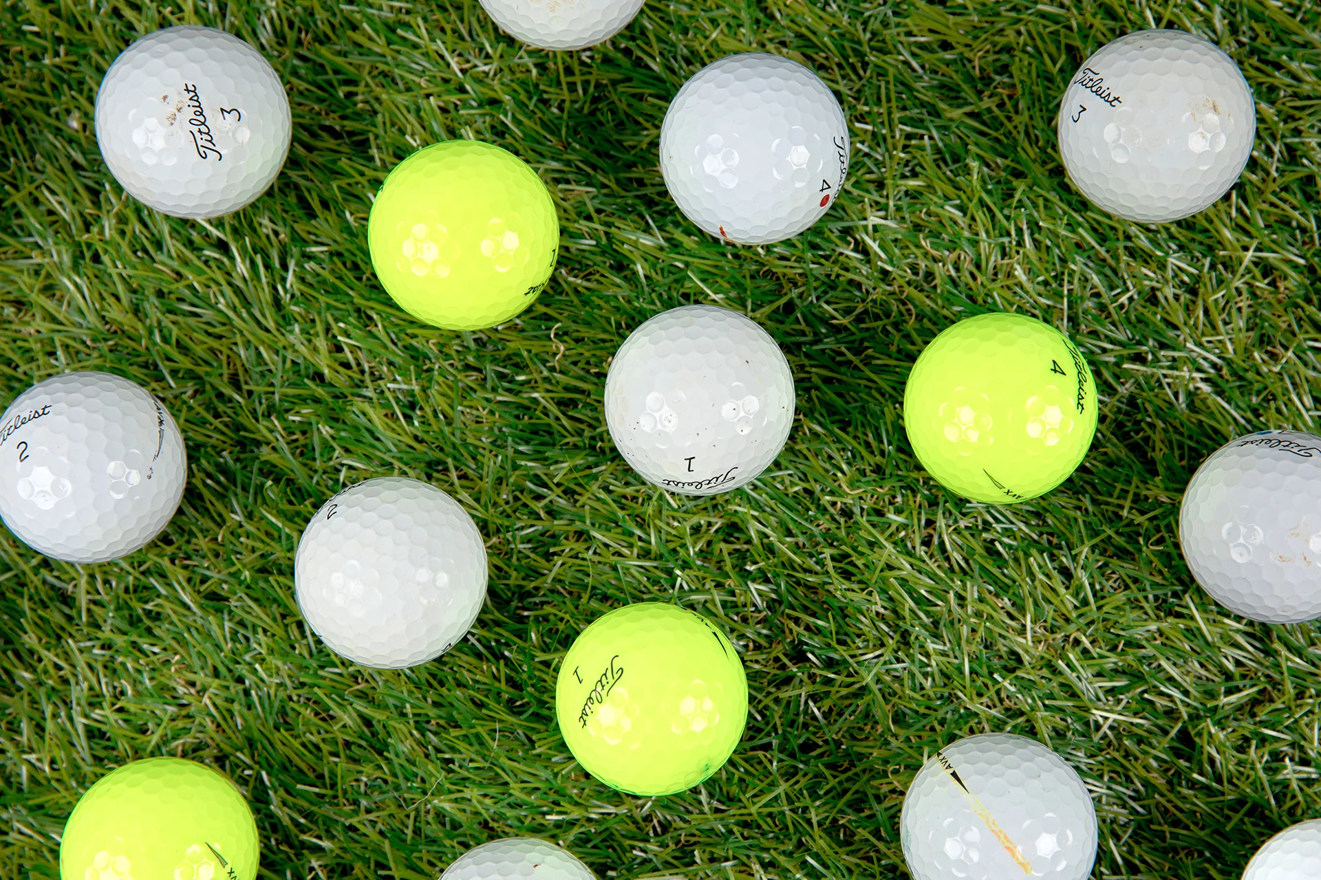 1920x1280 24 Golf Ball Mix of Titleist AVX Used Golf Balls Near Mint Conditi