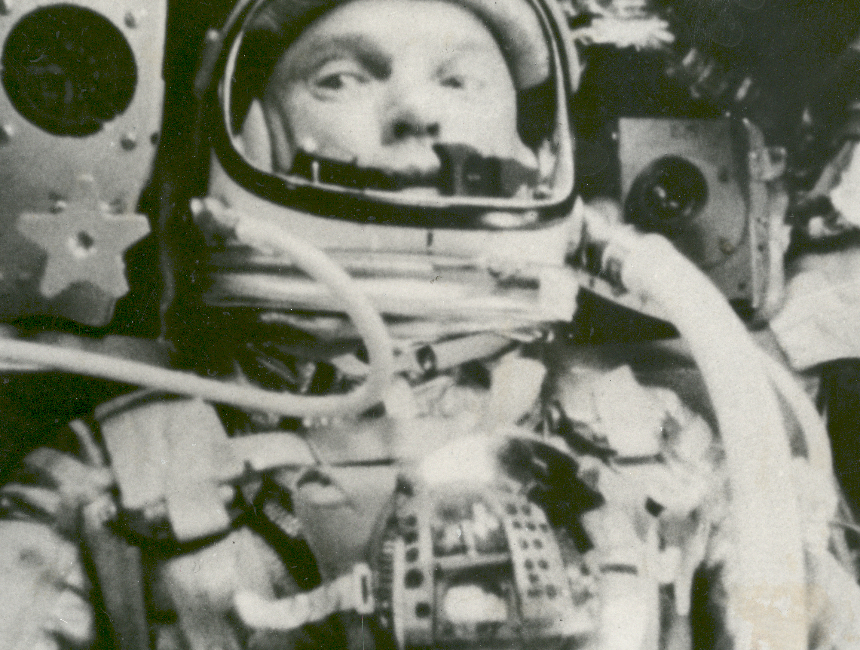 2815x2126 astronauts, Yuri Gagarin HD Wallpaper View, Resize and Free Download /