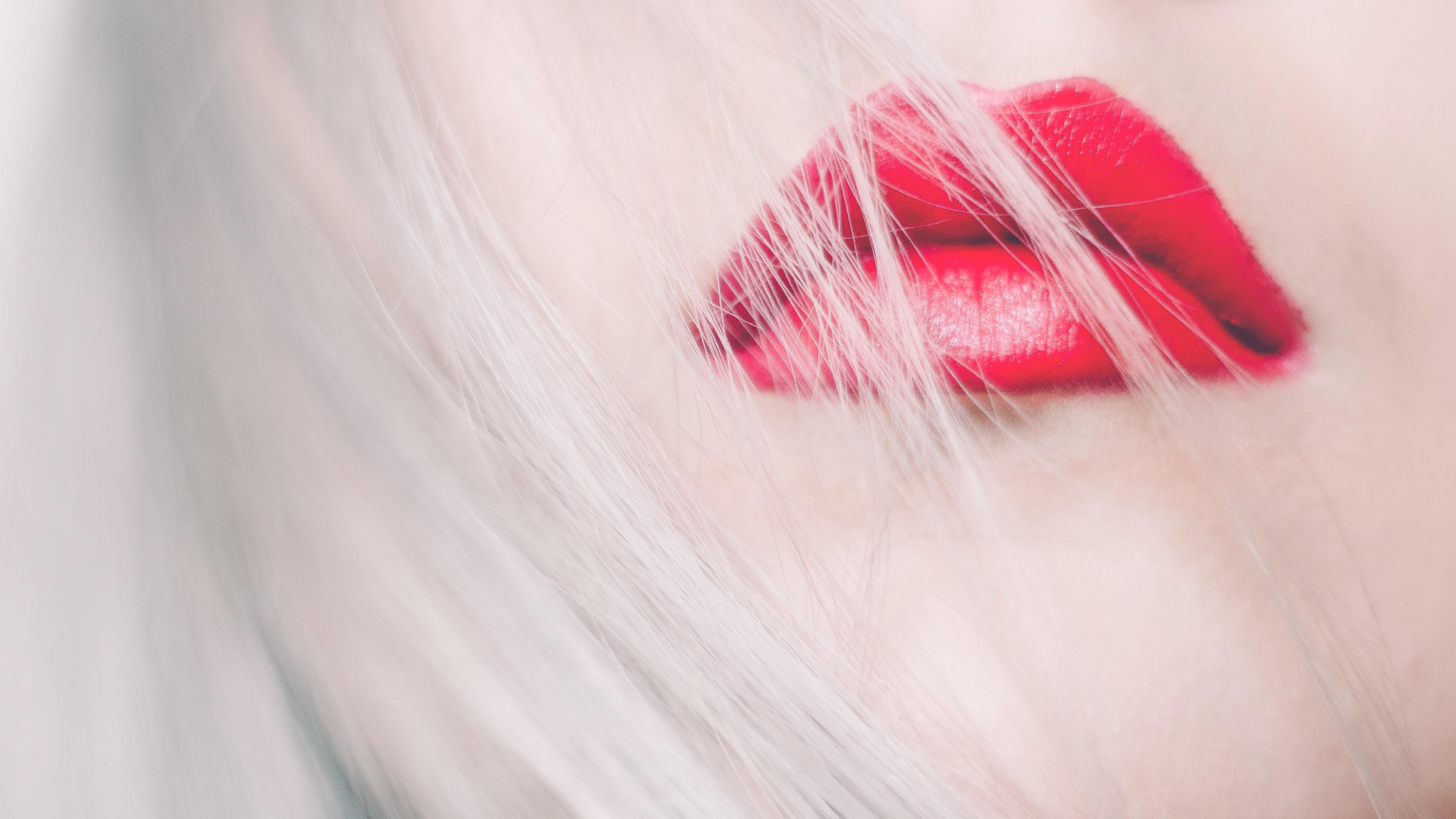 3840x2160 Woman with Red Lips