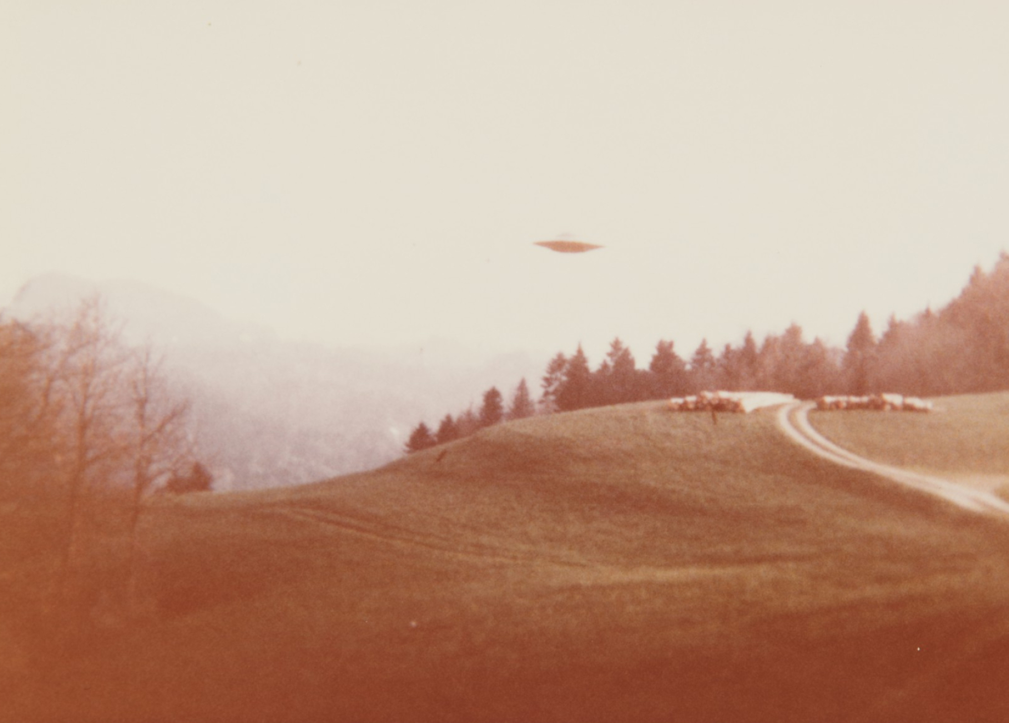 2000x1434 Believe It: Bid on the Vintage UFO Photos Made Famous in 'X-Files' | Space Exploration | Sotheby's