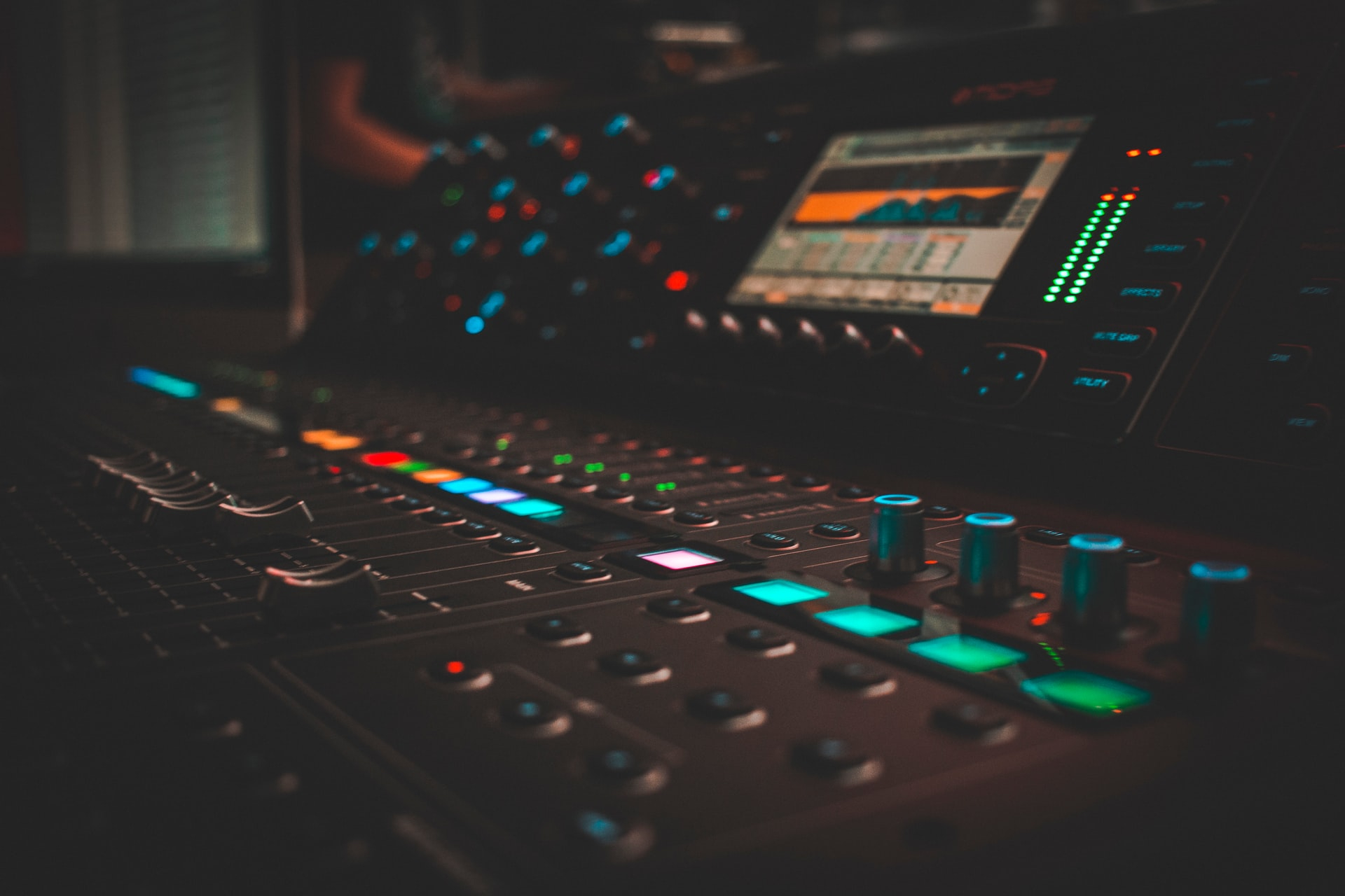 1920x1280 Free Online Music Production Course