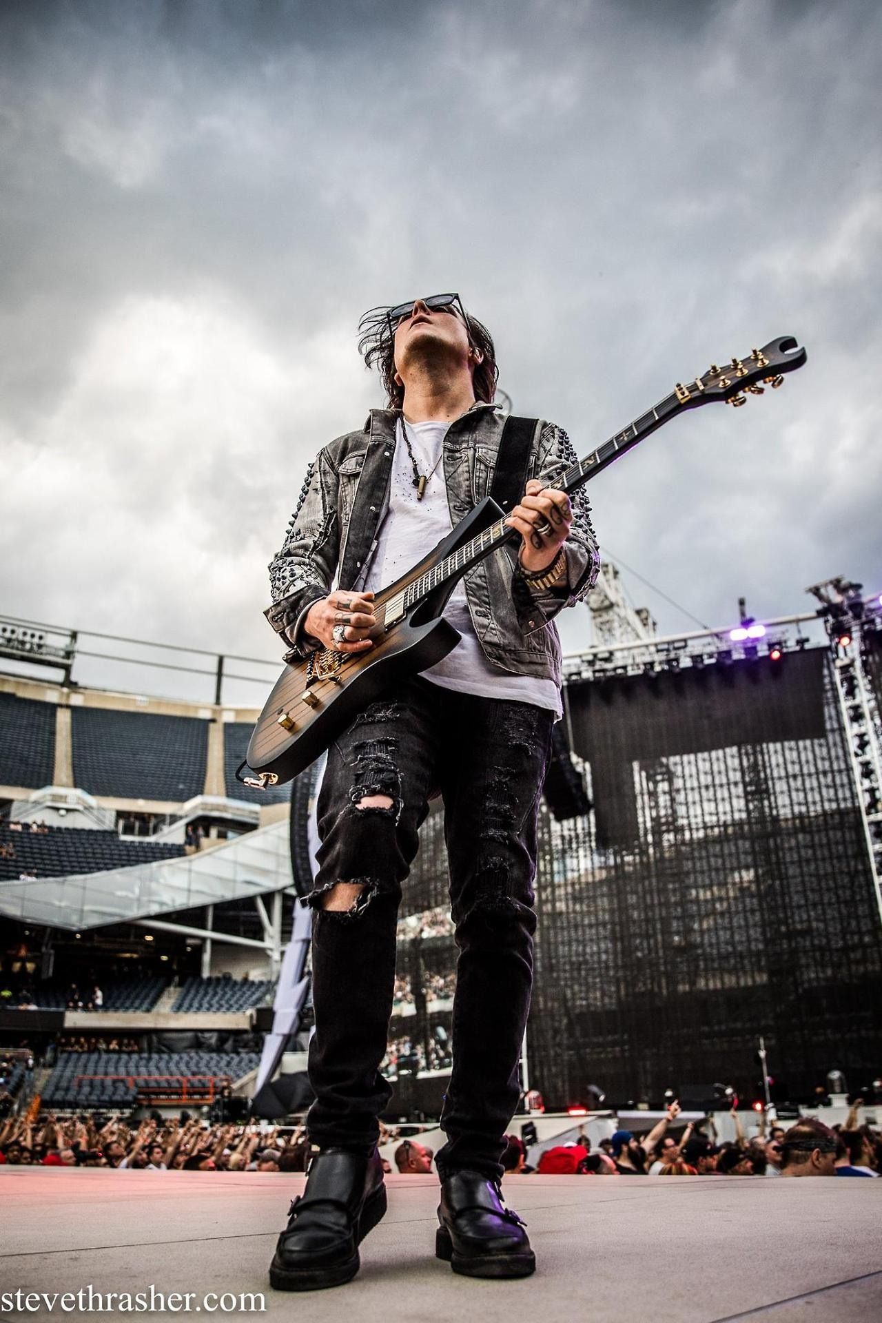 1280x1920 Synyster Gates Wallpapers Top Free Synyster Gates Backgrounds