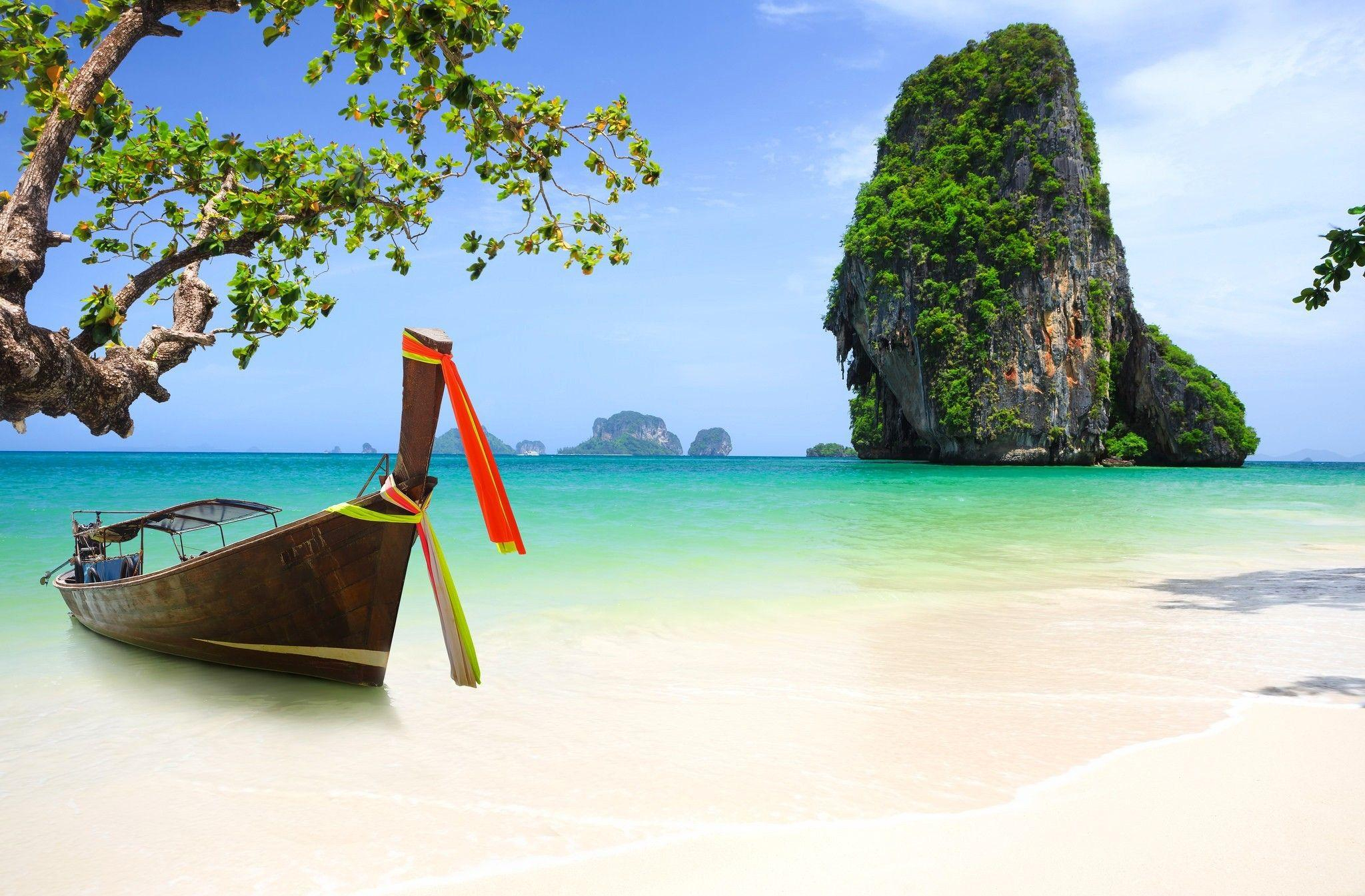 2048x1345 Thailand Beaches With Boats Wallpapers