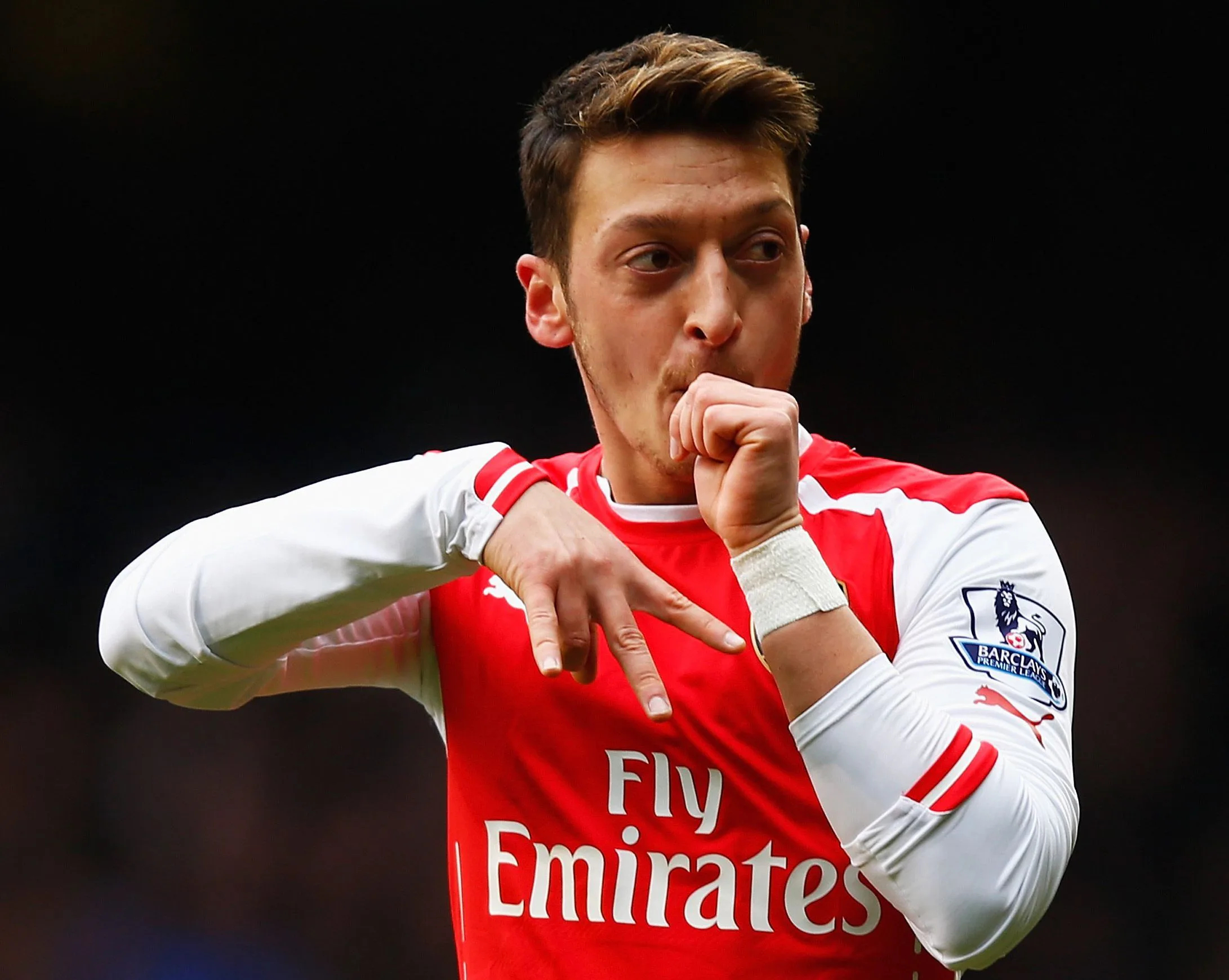 2182x1740 Mesut Ozil's Arsenal 'M' goal celebration explained | Football | Metro News