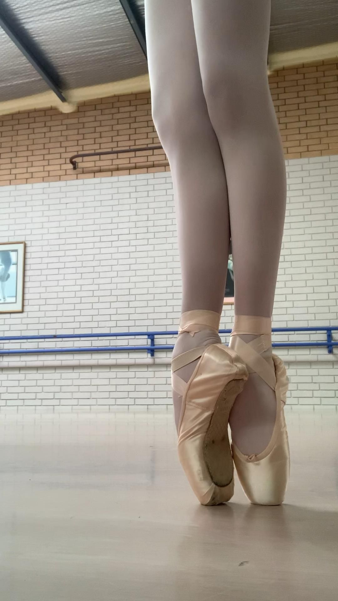 1080x1920 Pin by &acirc;&#150;&laquo;&iuml;&cedil;&#143;Seraphia&acirc;&#150;&laquo;&iuml;&cedil;&#143; on Dance [Video] | Ballet feet, Ballet photography, Ballet pointe shoes