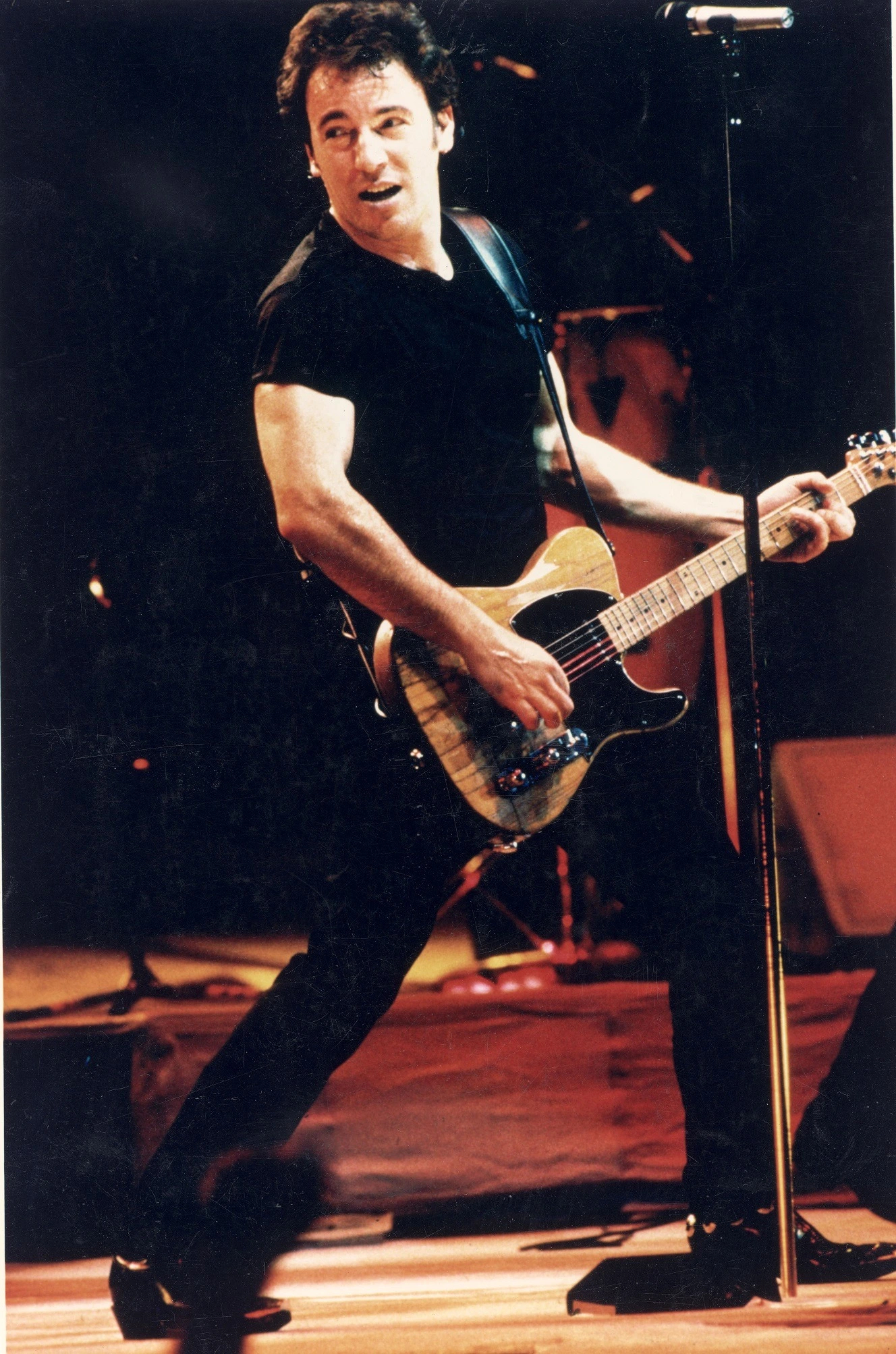 1328x2006 Bruce Springsteen: 30 Photos From His Life and Music Career