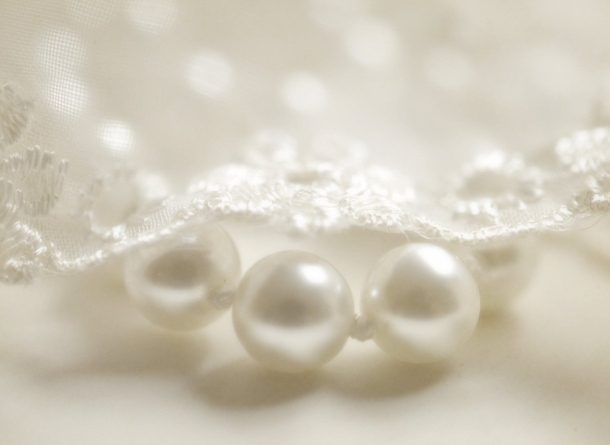 2554x1863 Wallpaper : necklace, beige, bokeh, lace, jewelry, overlay, pearls, picnik, textured, layered, softwhite, vintagelace, explored, memoriesbook 1118334 HD Wallpapers