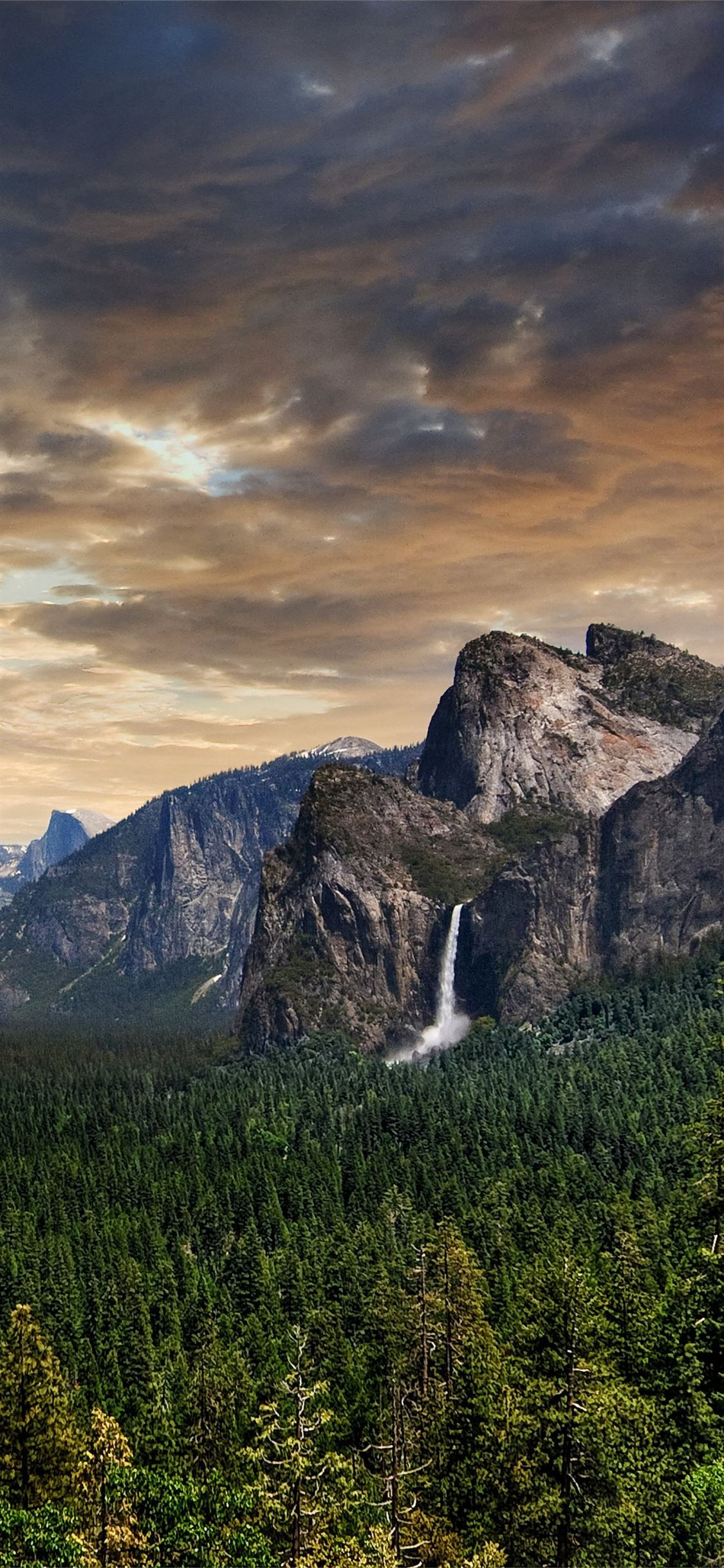 1125x2436 Yosemite Valley #yosemitevalley #100mostbeautifulplacestovisit #california #UnitedStates #iPhone11Wallpaper | Yosemite valley, Yosemite, Yosemite national park