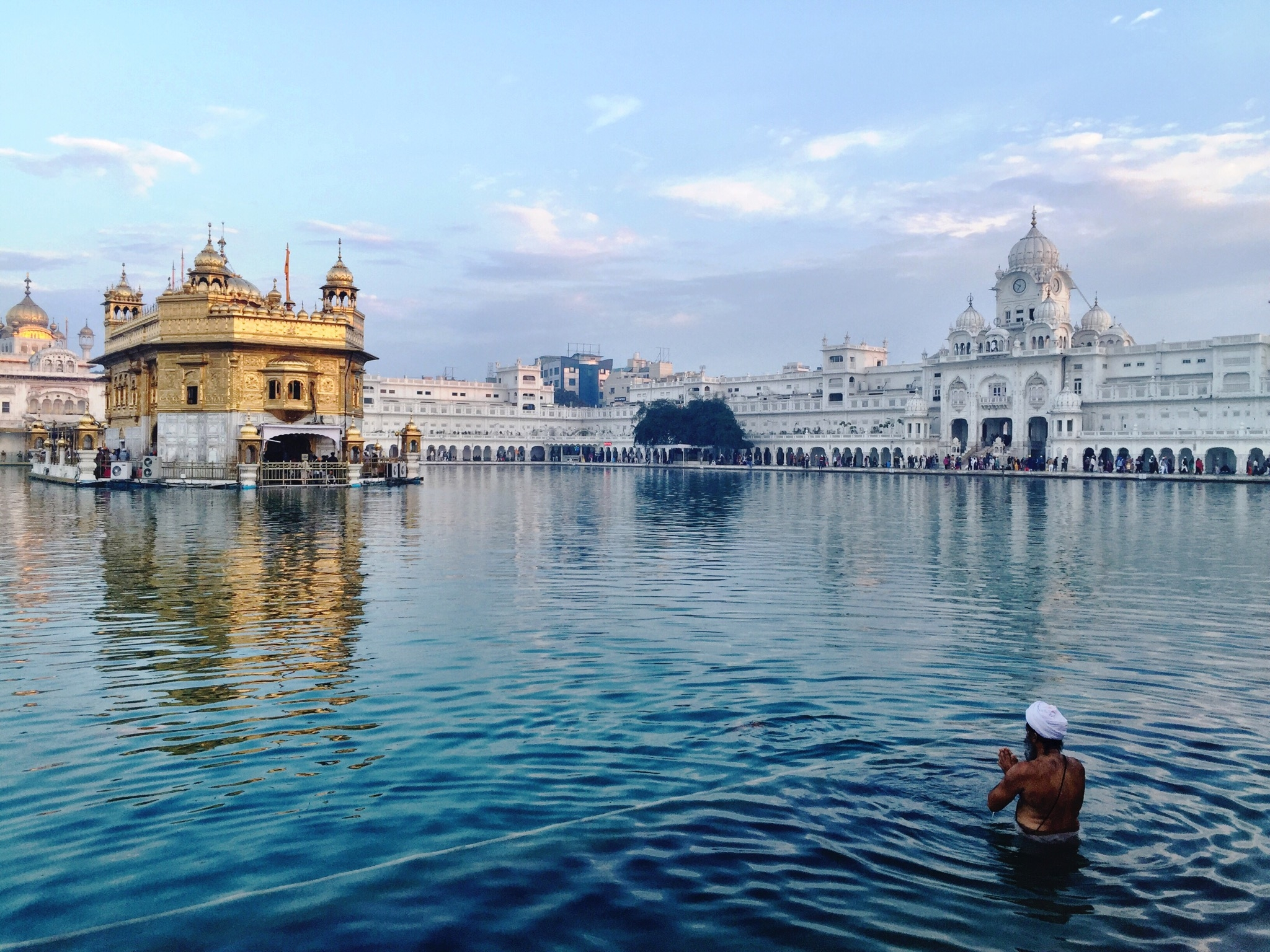 2048x1536 How stunning is Amritsar's Golden Temple