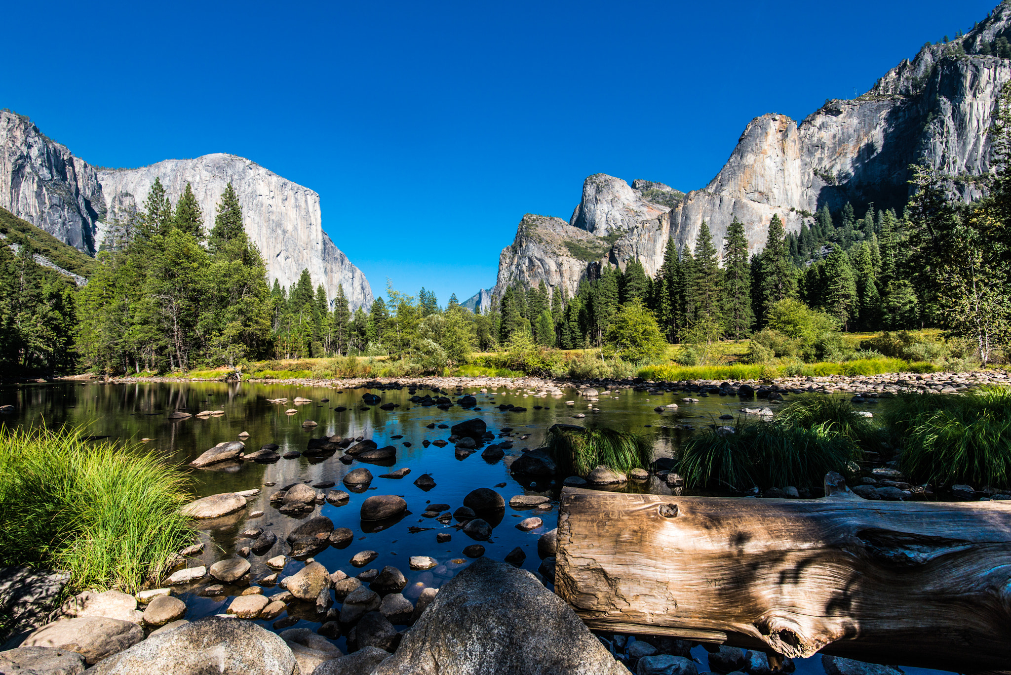 2048x1367 Summer In Yosemite National Park In California's Sierra Nevada Mountains United States Of America 4k Ultra Hd Wallpapers For Desktop 3840x2400 :