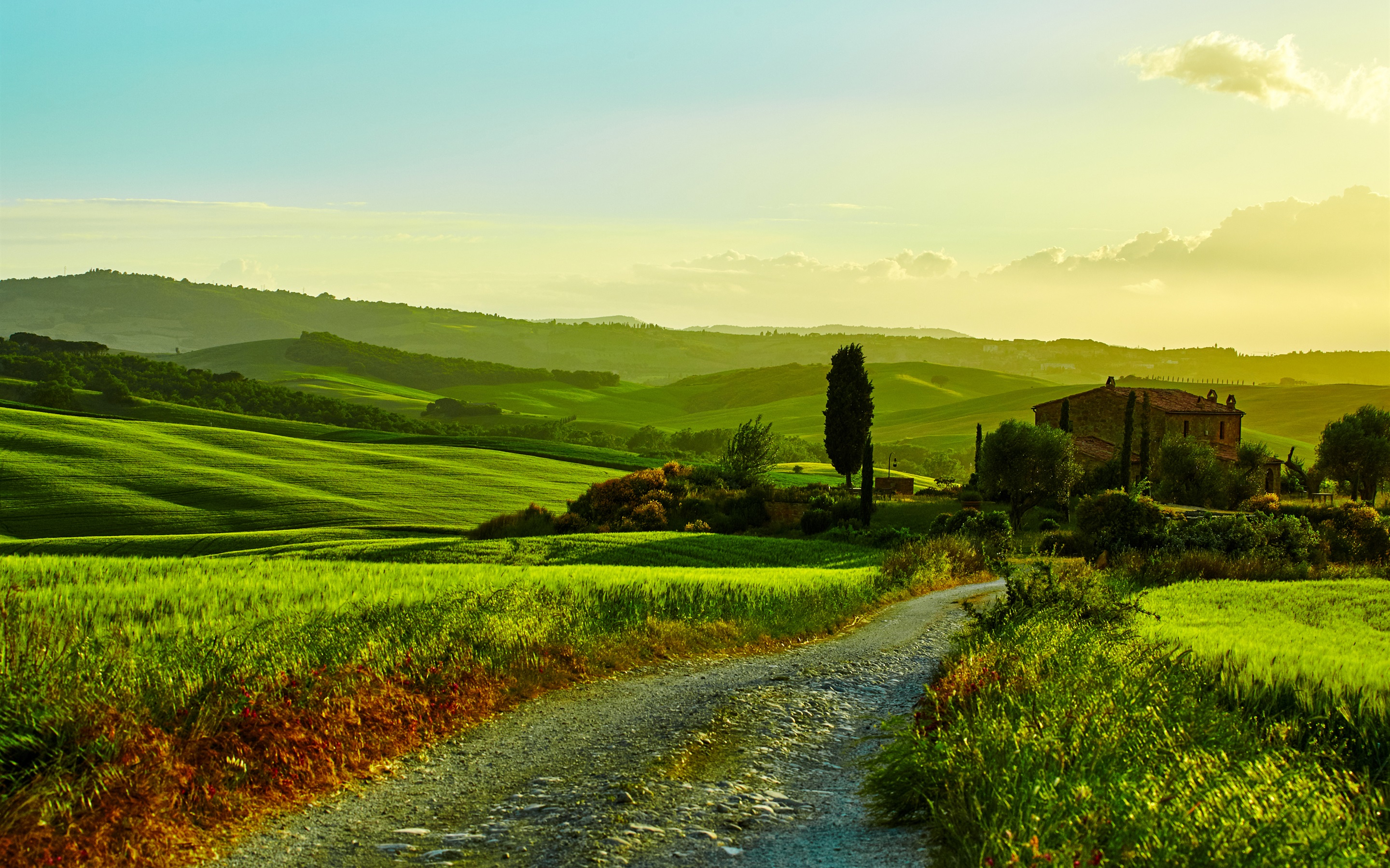 2880x1800 Italy, Tuscany, beautiful landscape, fields, road, grass, trees, house wallpaper | travel and world | Wallpaper Better