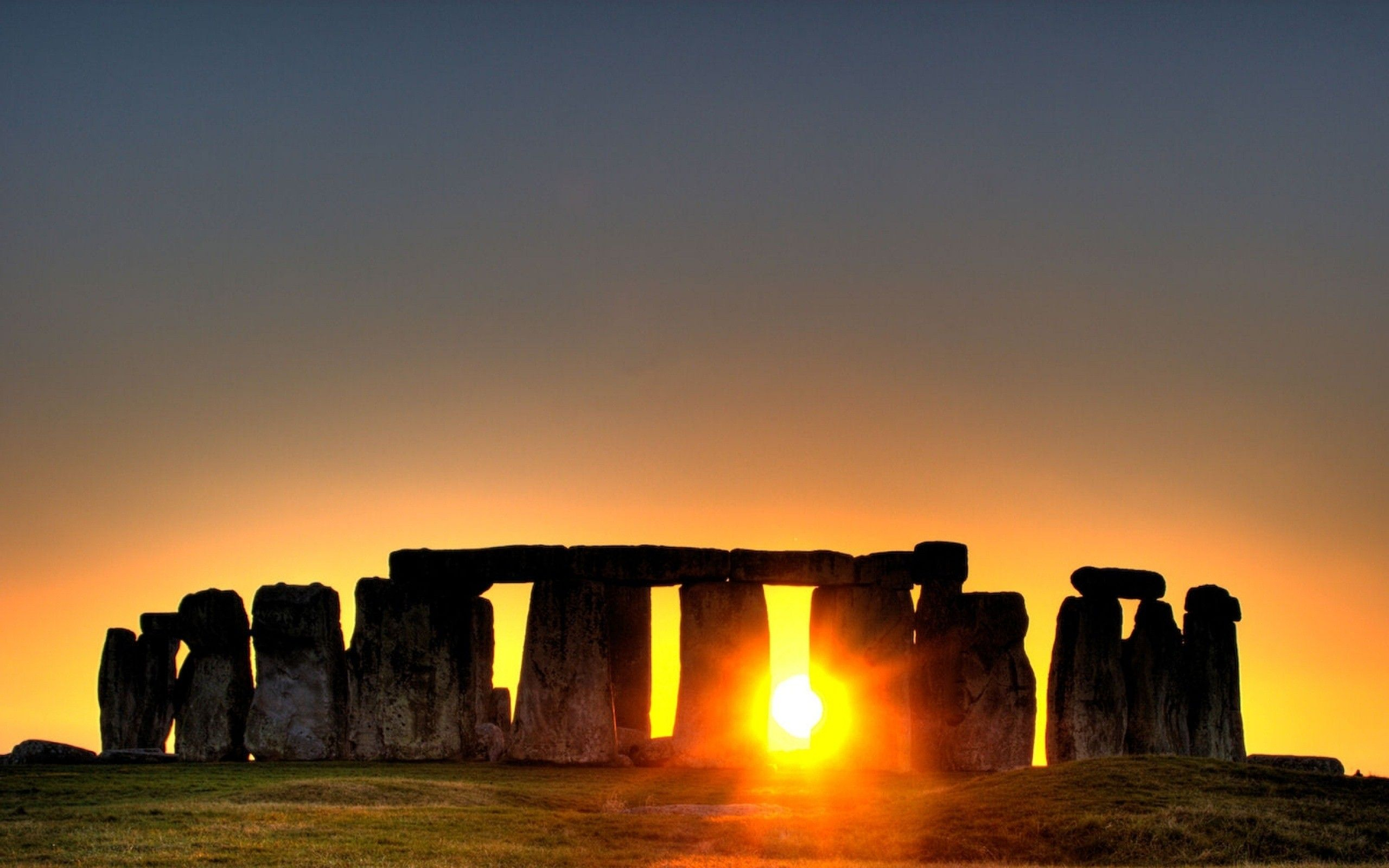 2560x1600 Stonehenge Sunset Located in England HD Wallpaper | HD Photos, Wallpapers, Images | Best sunset, Stonehenge, Beautiful sunset
