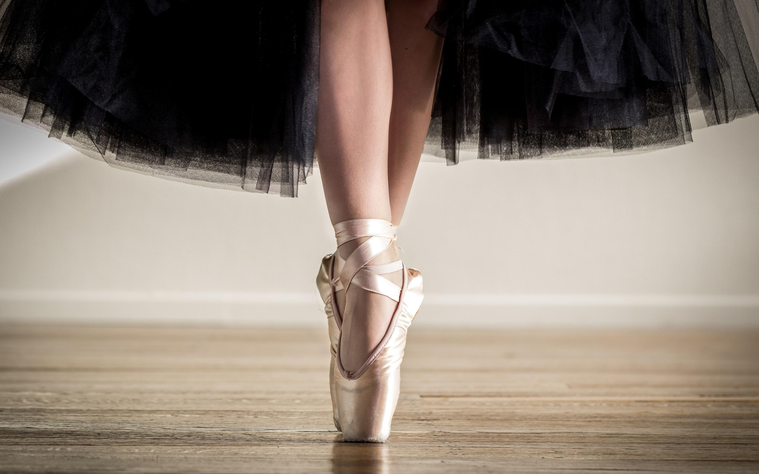 2560x1600 Ballet Pointe Shoes Wallpapers Top Free Ballet Pointe Shoes Backgrounds