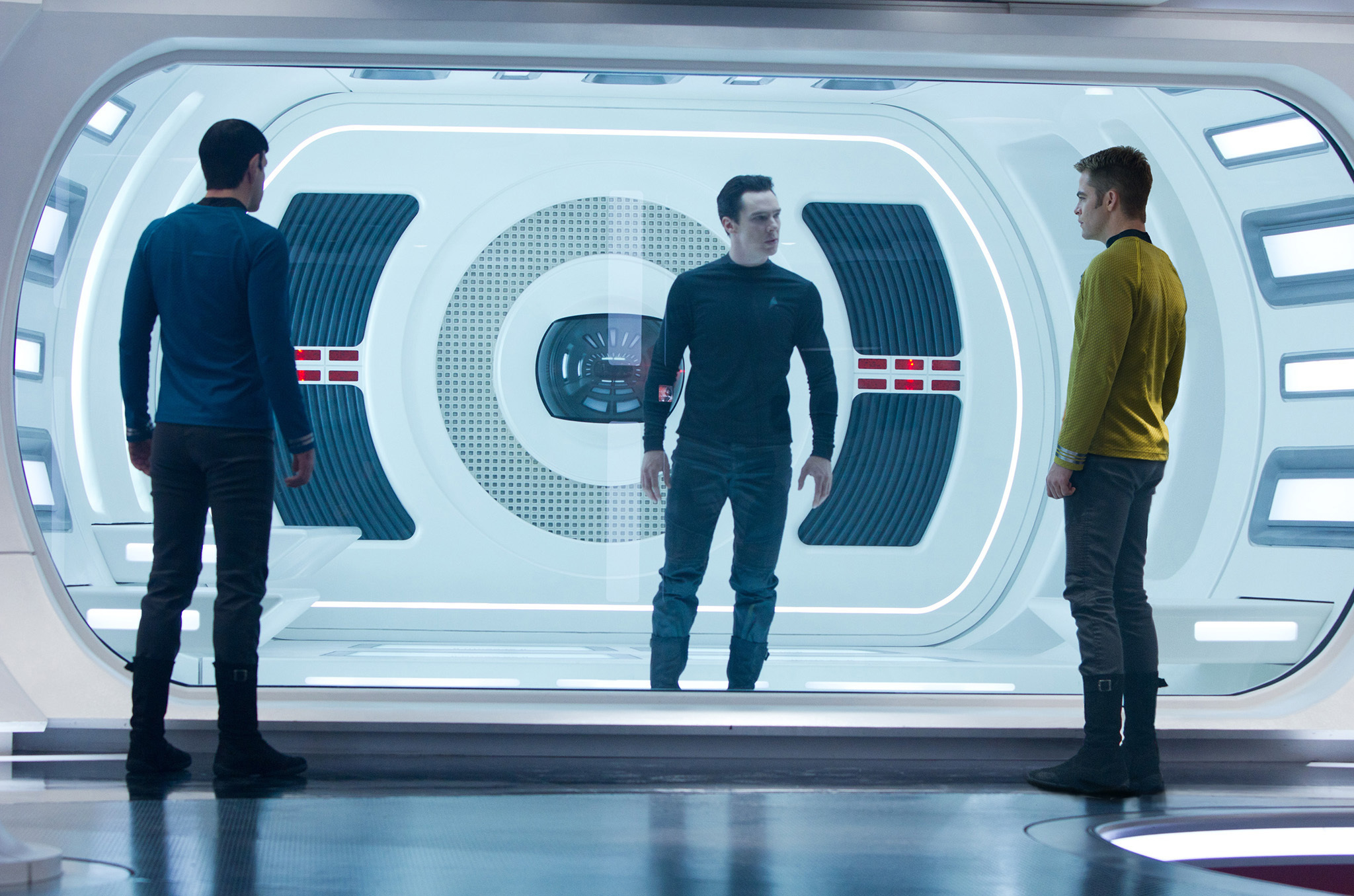 2048x1356 Star Trek Into Darkness 2013, directed by JJ Abrams | Film review