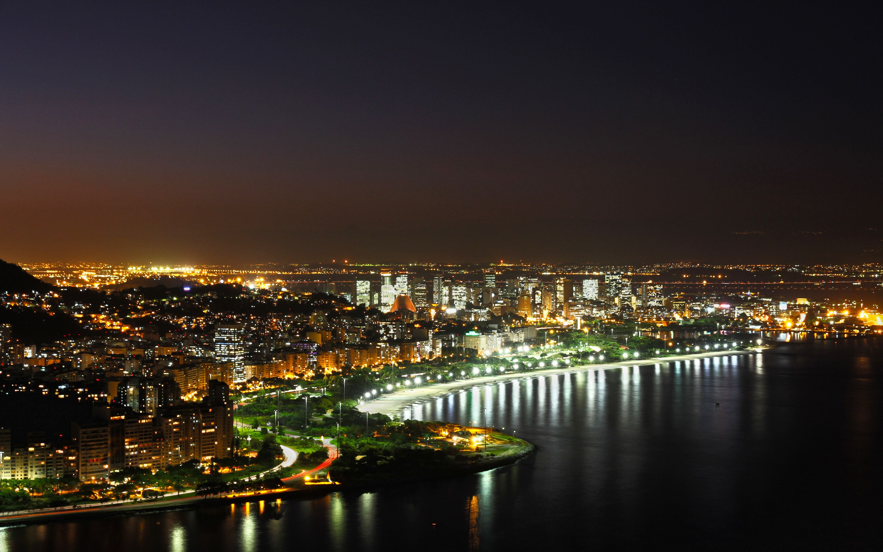 2880x1800 Exciting view of Rio de Janeiro at night wallpaper | Rio de janeiro, Macbook air wallpaper, Beach wallpaper