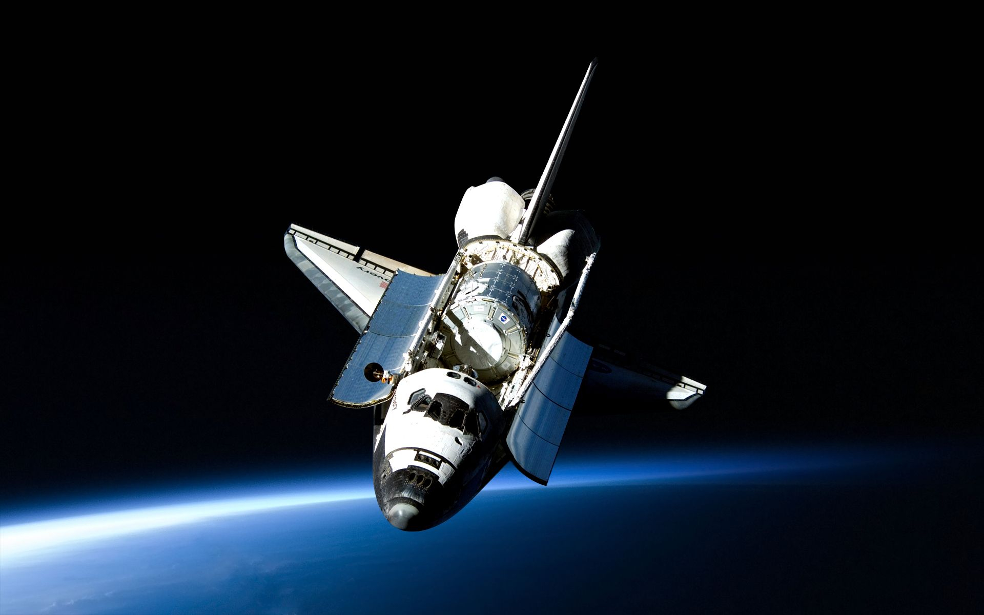 1920x1200 Space Shuttle Discovery posing for a great wallpaper. | Space shuttle, Nasa space shuttle, Space flight