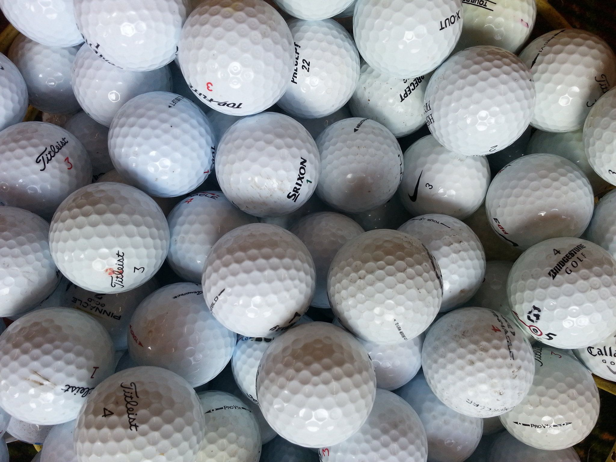 2048x1536 Golf Ball Wallpapers