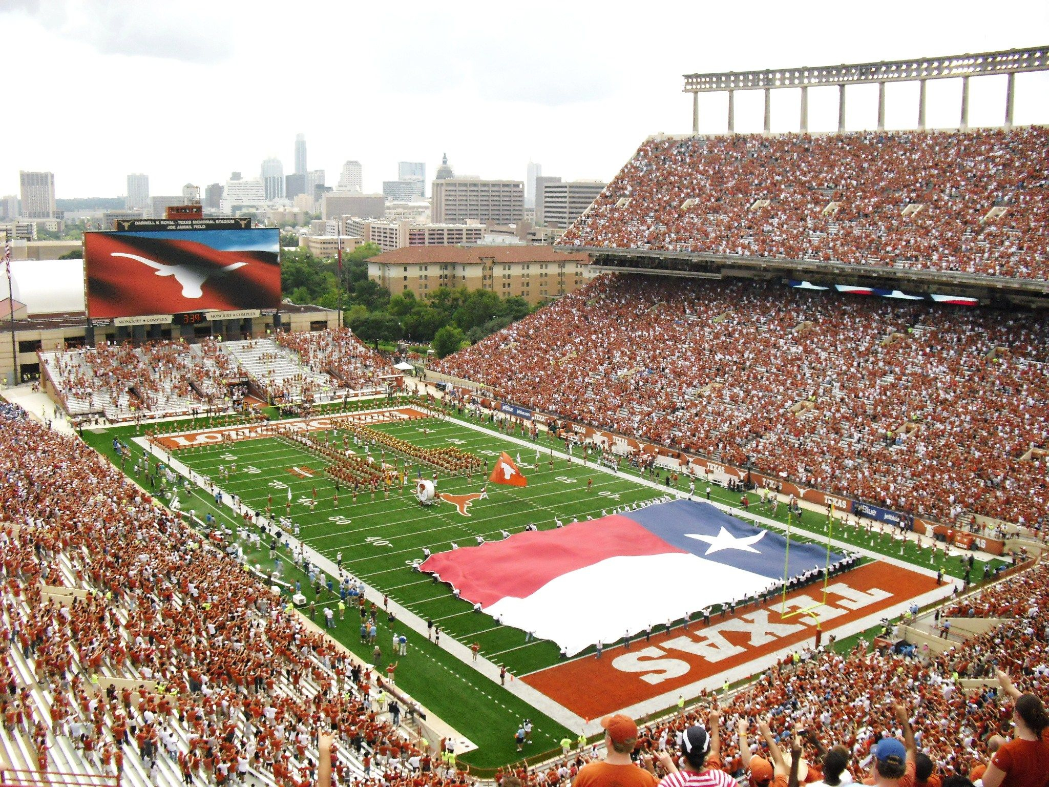 2048x1536 The University of Texas at El Paso Official Athletic Site, partner of CBS College. Description from ;&#128;&brvbar; | Texas longhorns football, Texas, Football images